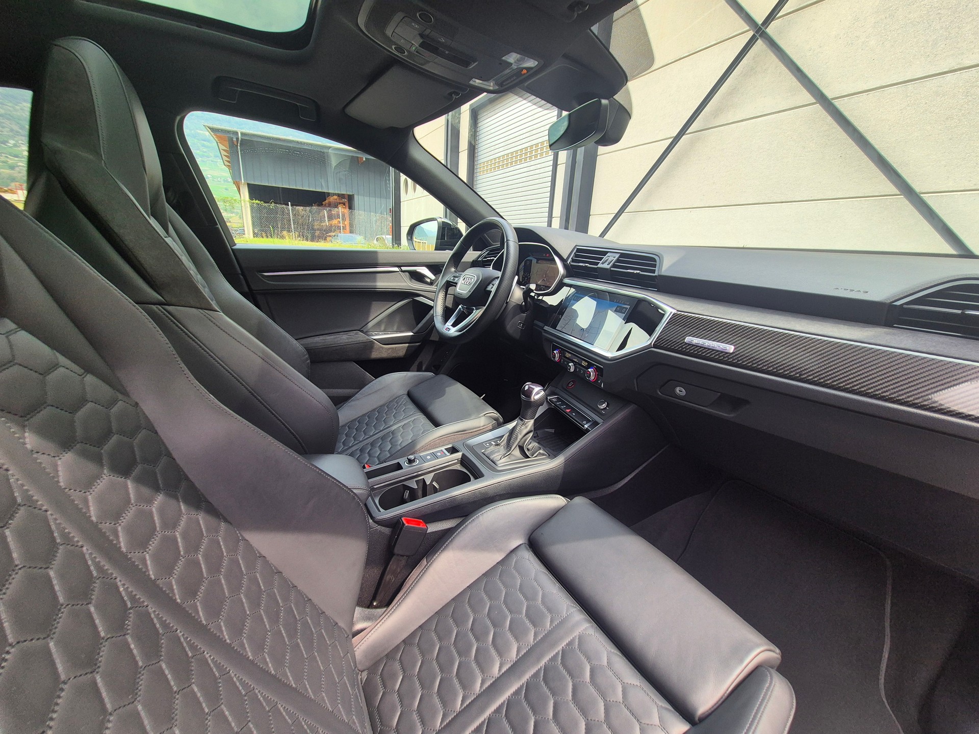 AUDI RS Q3 Sportback quattro S tronic-image-6