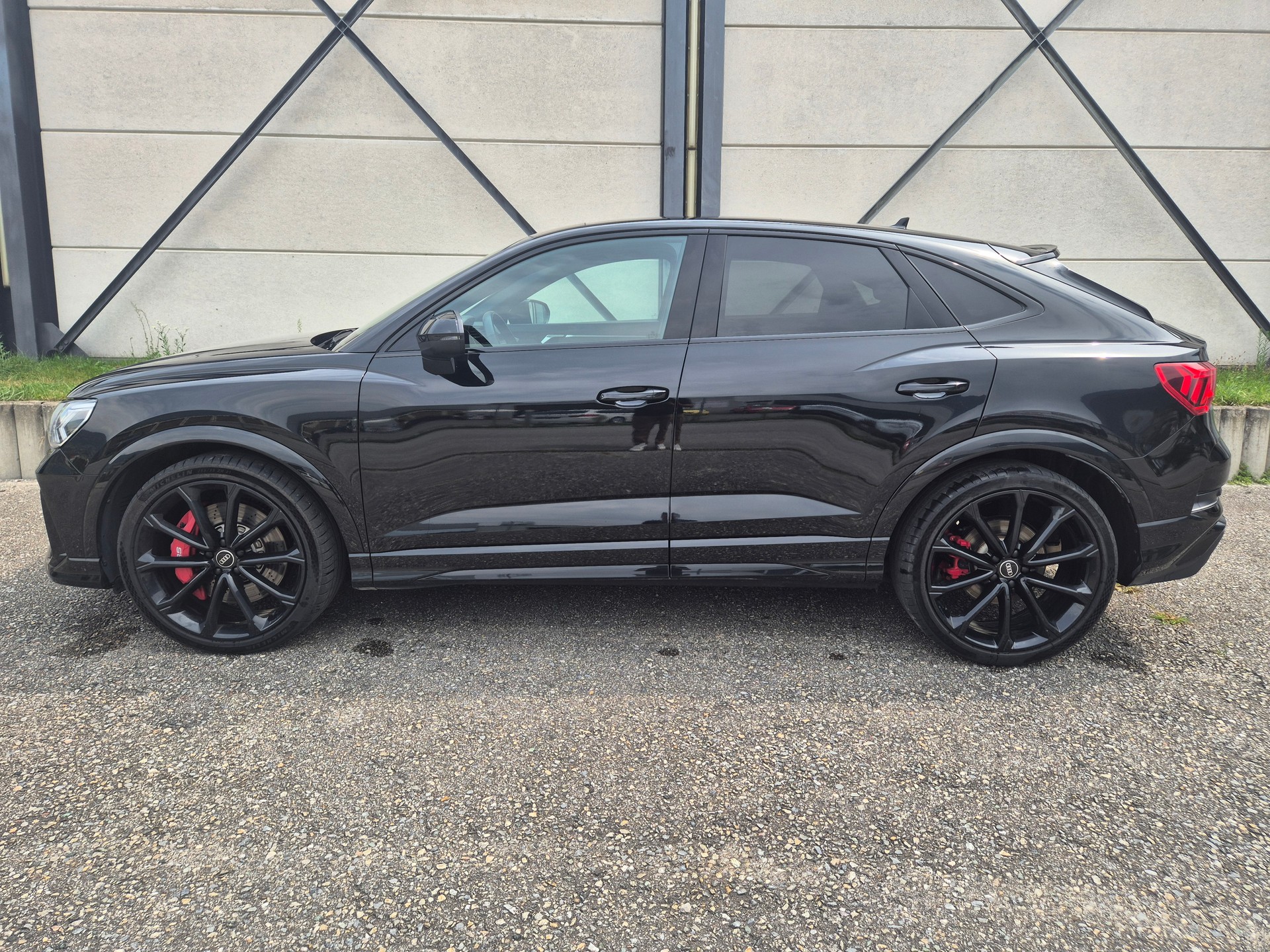 AUDI RS Q3 Sportback quattro S tronic-image-2