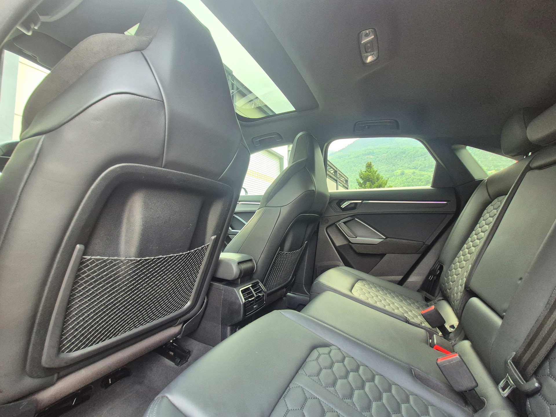 AUDI RS Q3 Sportback quattro S tronic-image-9