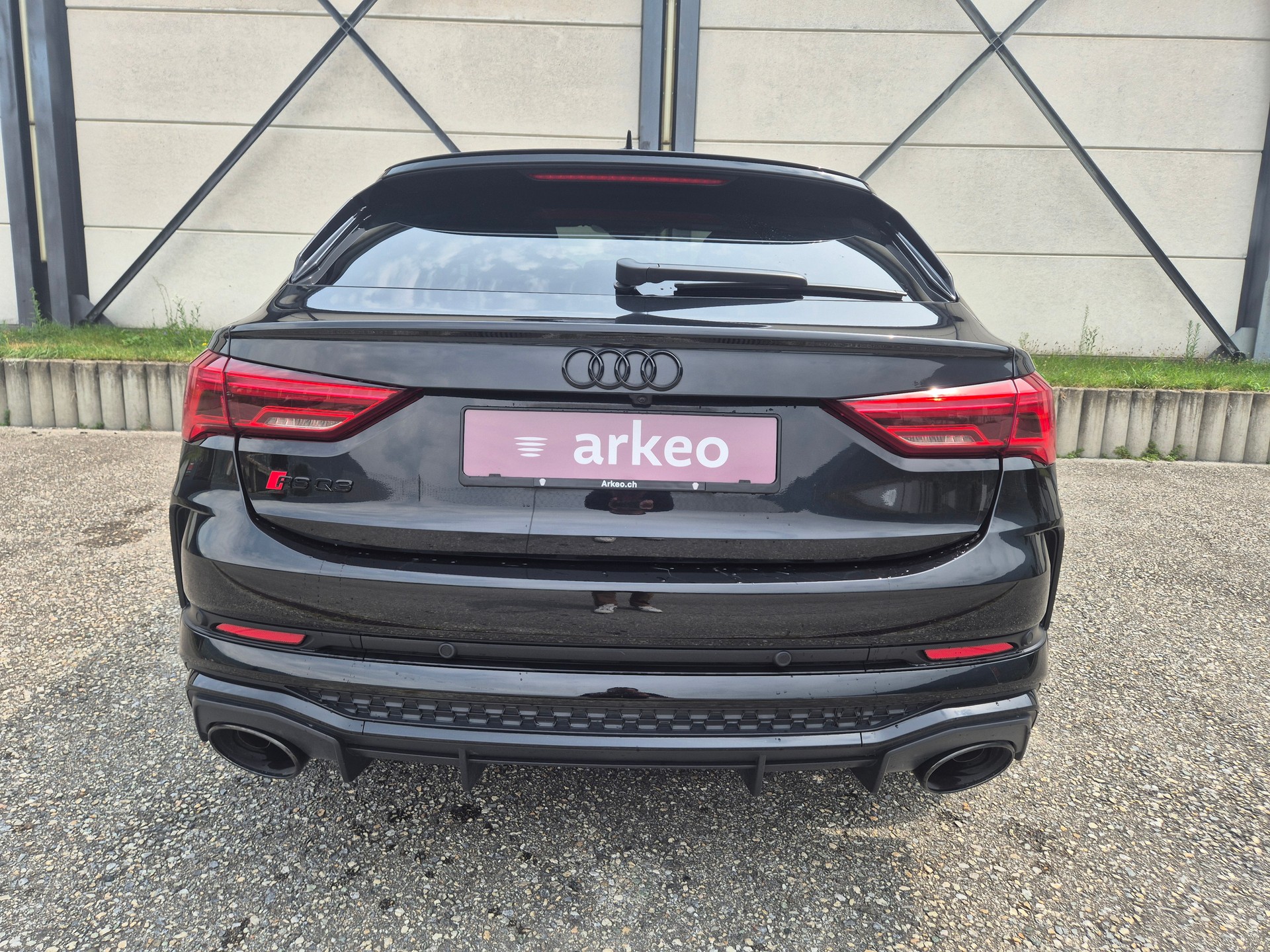 AUDI RS Q3 Sportback quattro S tronic-image-4