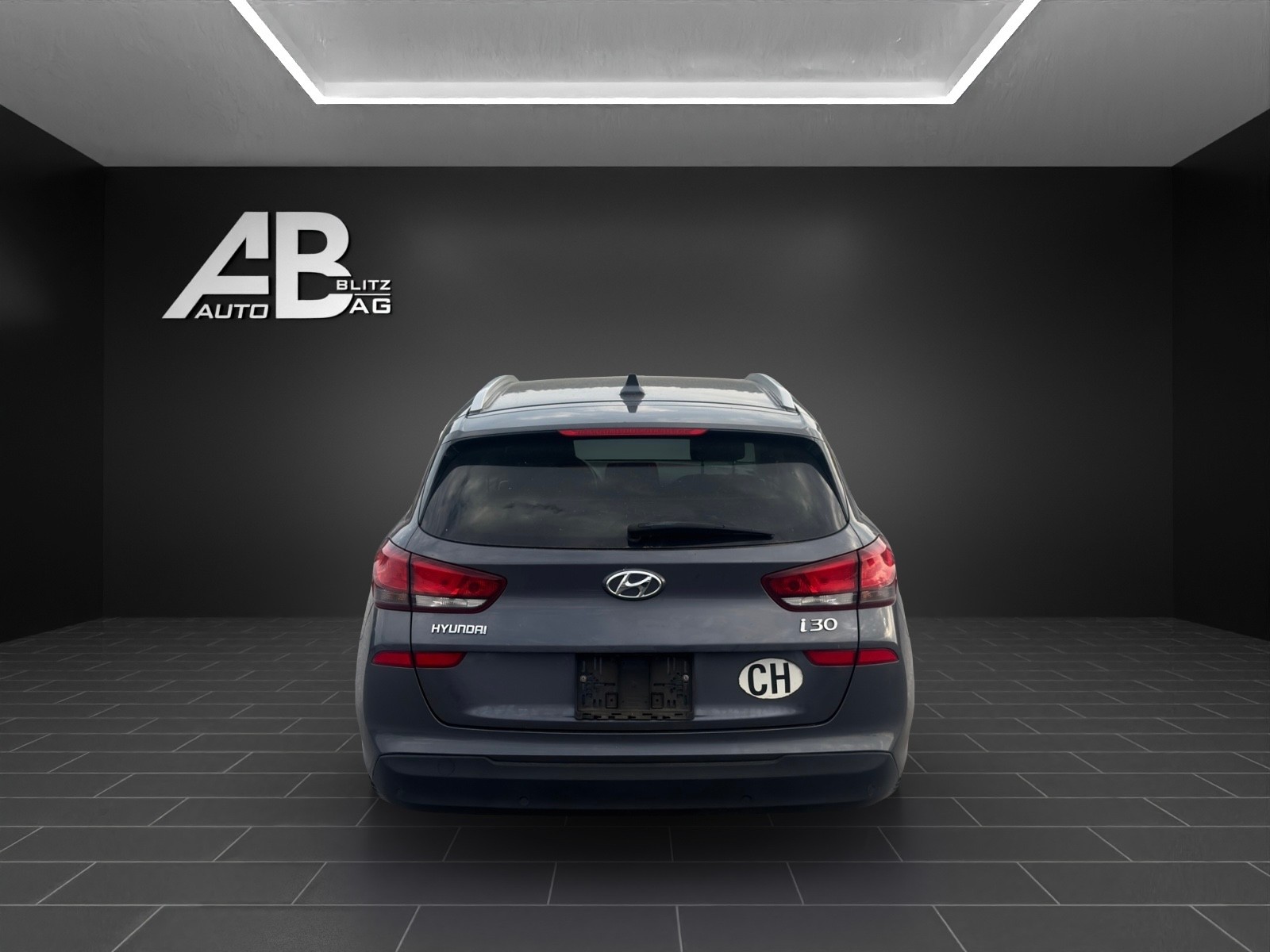HYUNDAI i30 Wagon 1.6 CRDi Vertex-image-3