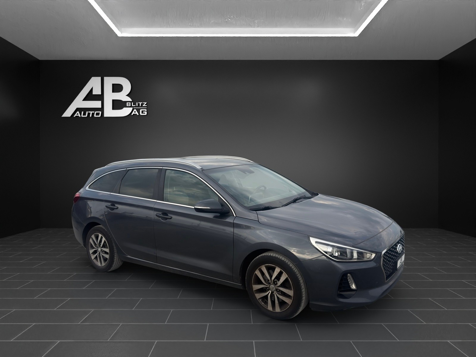 HYUNDAI i30 Wagon 1.6 CRDi Vertex-image-5