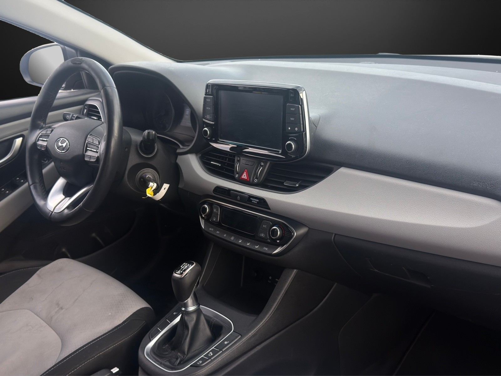 HYUNDAI i30 Wagon 1.6 CRDi Vertex-image-9
