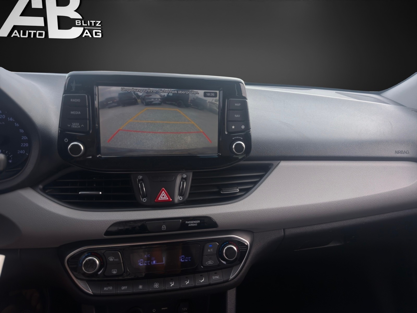 HYUNDAI i30 Wagon 1.6 CRDi Vertex-image-11