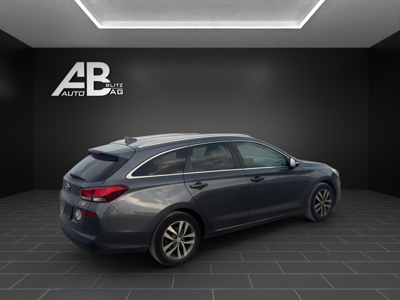 HYUNDAI i30 Wagon 1.6 CRDi Vertex-image-4