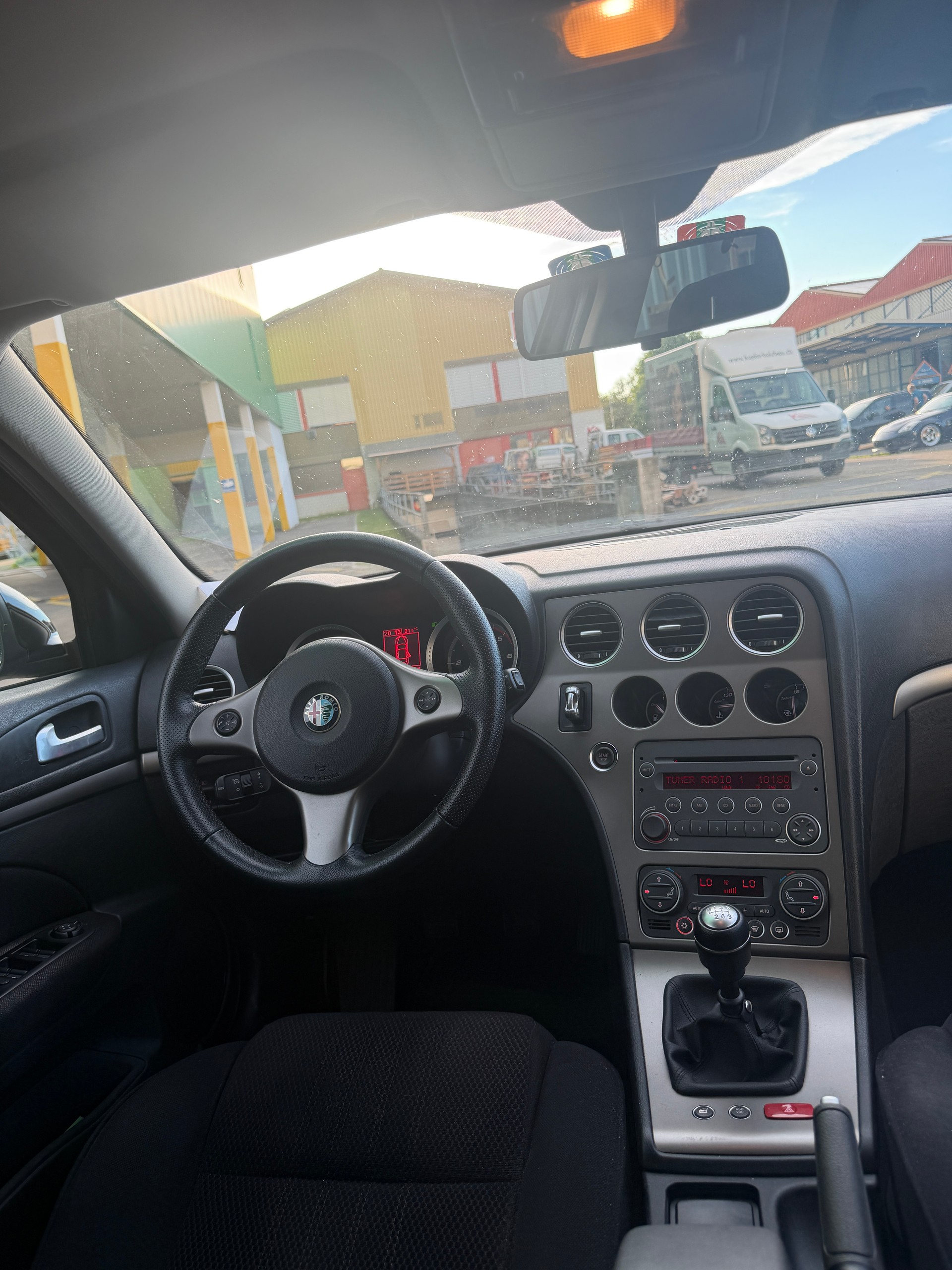 ALFA ROMEO 159 Sportwagon 1.9 JTD Lusso Limited Edition-image-9