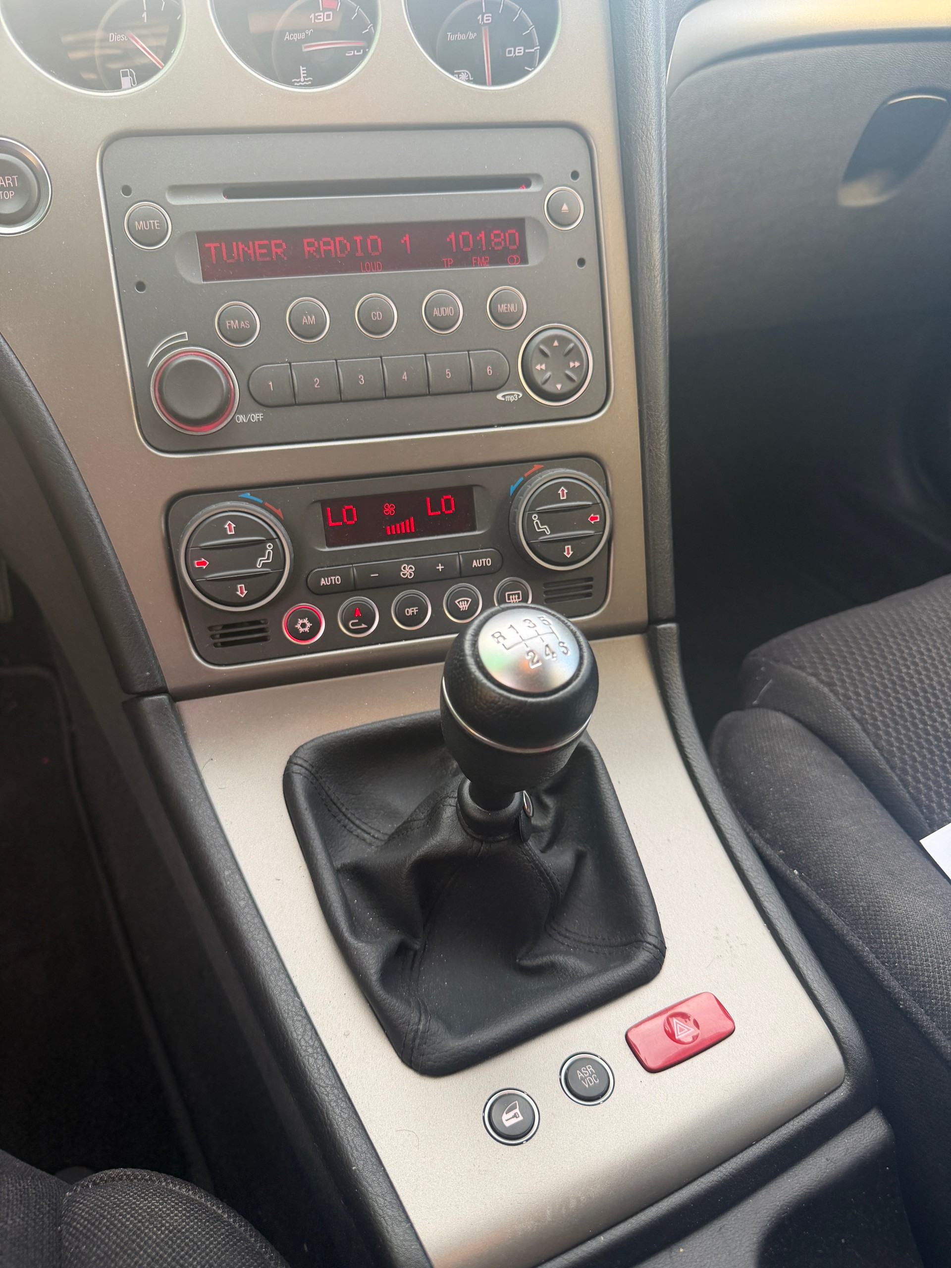 ALFA ROMEO 159 Sportwagon 1.9 JTD Lusso Limited Edition-image-10