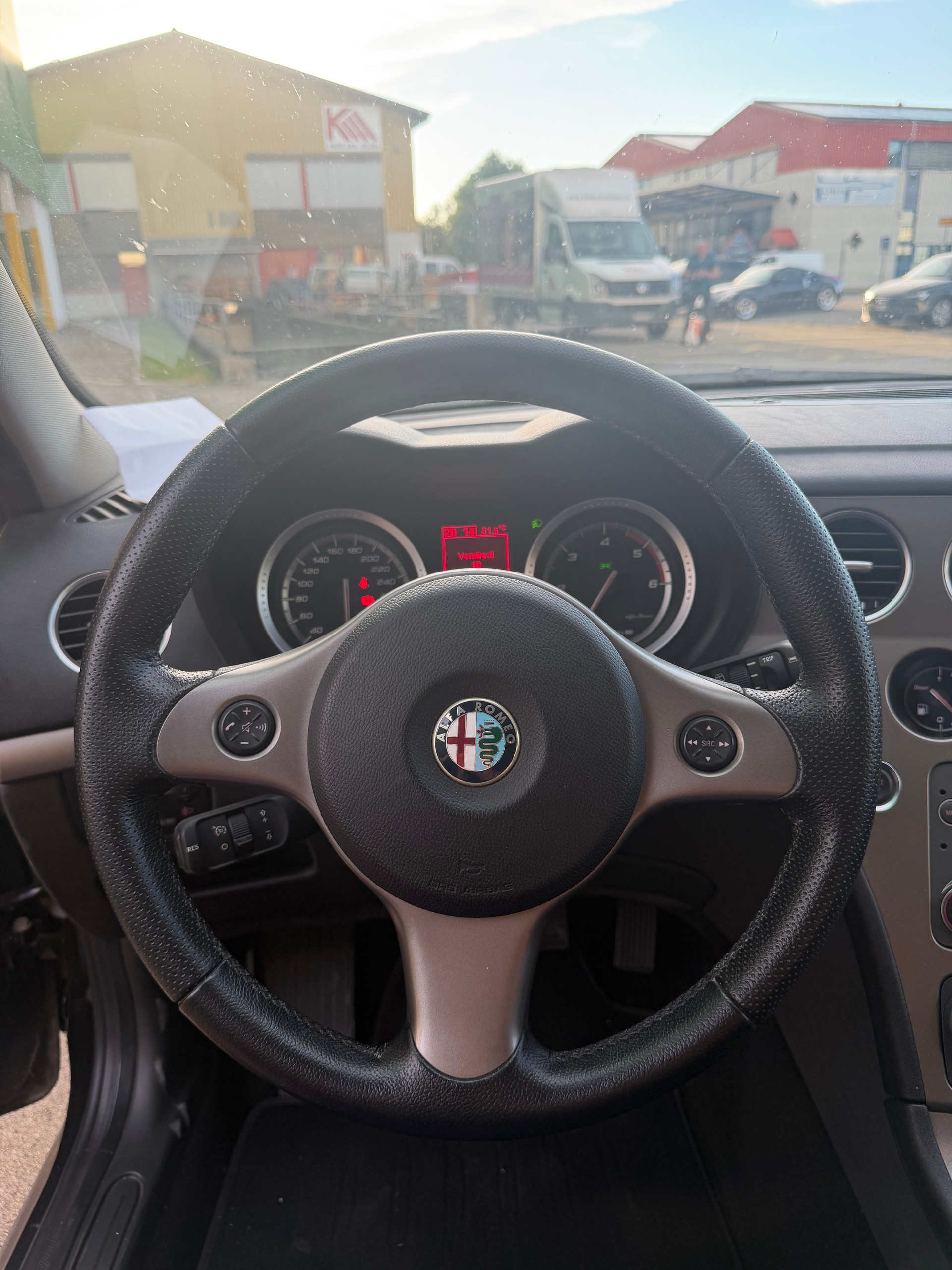 ALFA ROMEO 159 Sportwagon 1.9 JTD Lusso Limited Edition-image-12