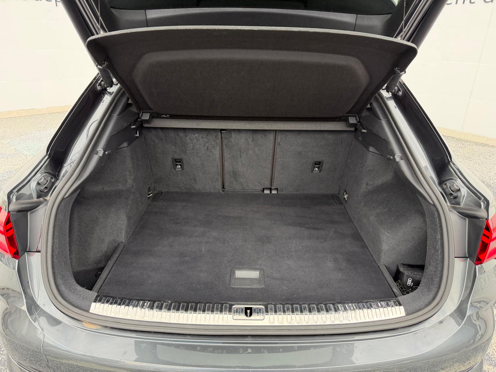 AUDI RS Q3 Sportback quattro S tronic-image-11