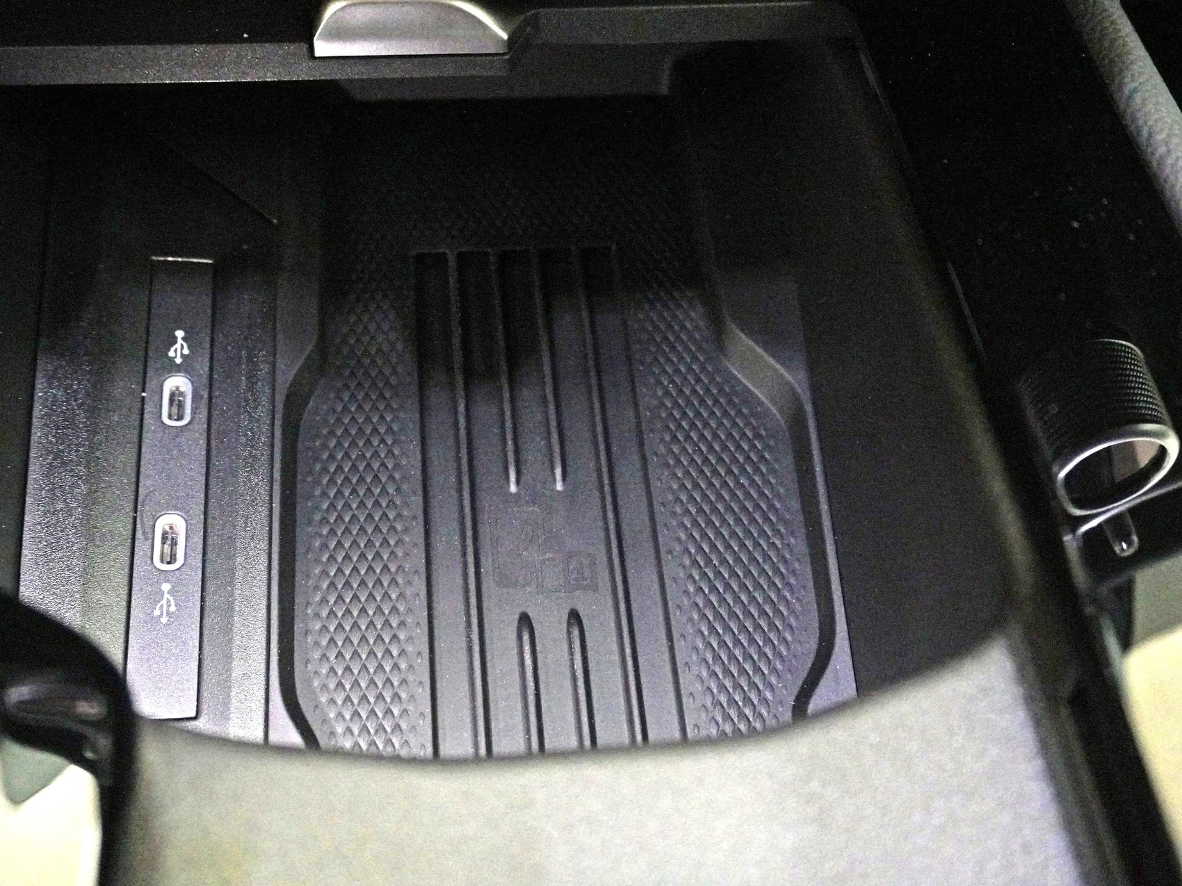 SKODA Superb 2.0 TDI Sportline 4x4 DSG-image-23
