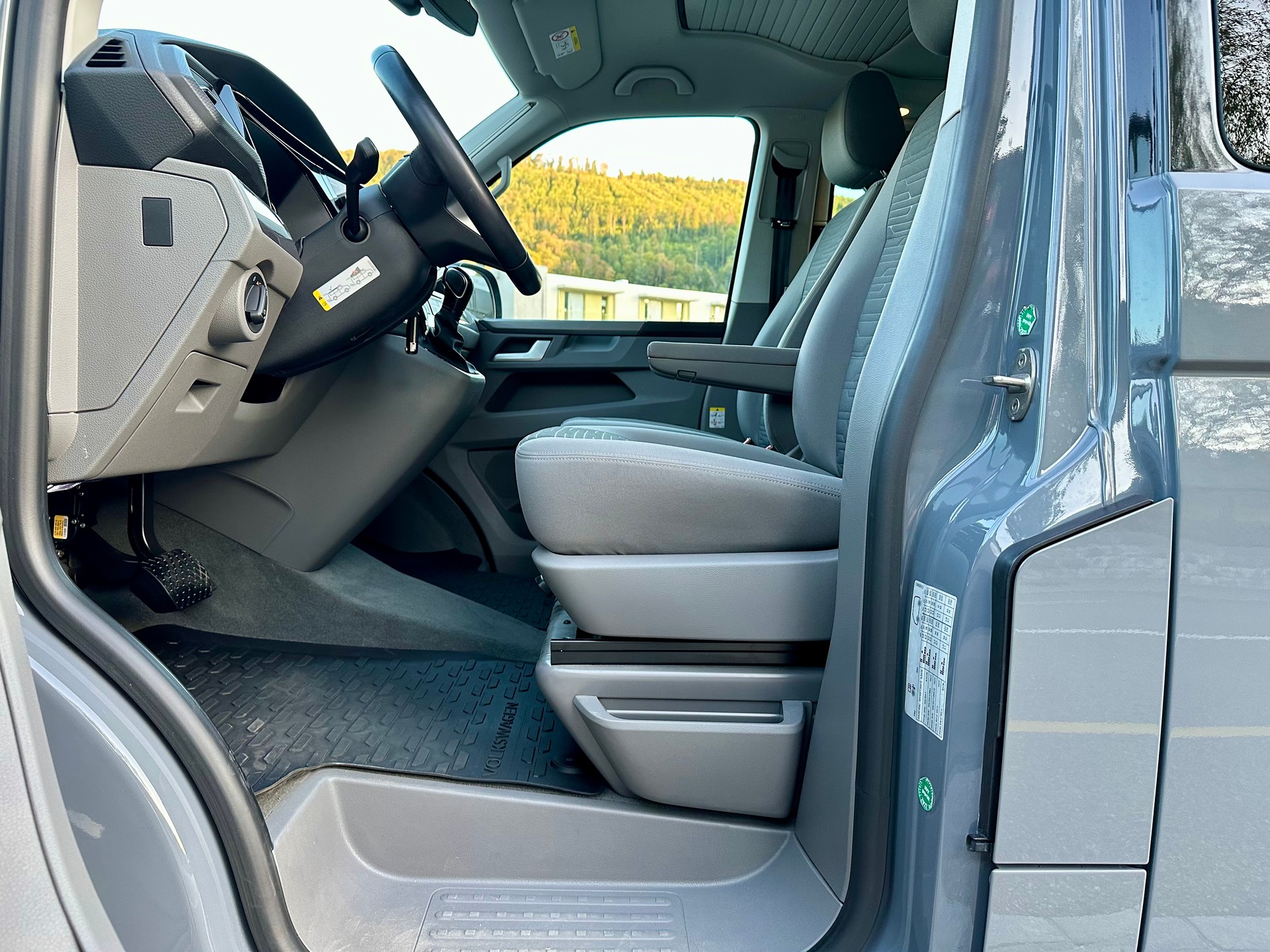 VW T6.1 California 2.0 TDI Ocean*Edition* DSG-image-17