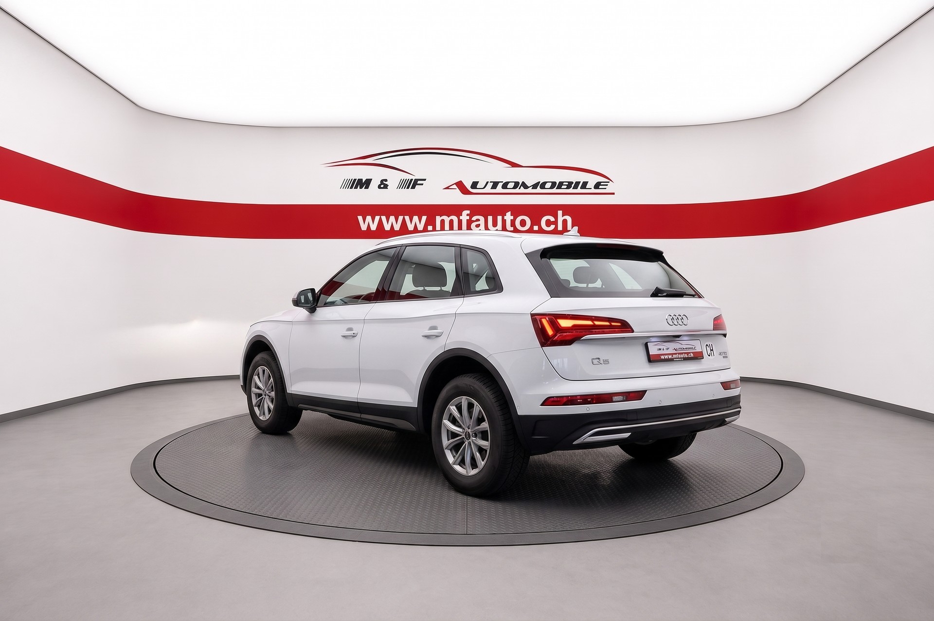 AUDI Q5 2.0 40 TDI quattro S-Tronic-image-3