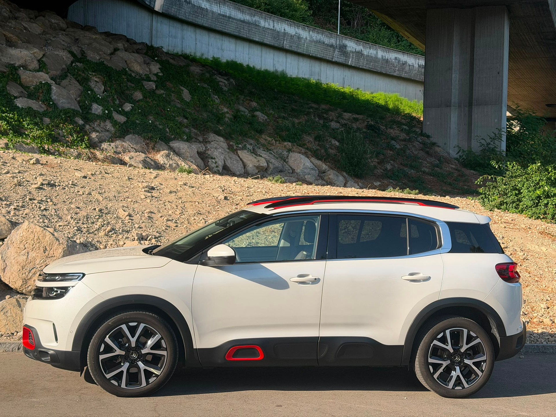 CITROEN C5 Aircross 1.6i PureTech Shine EAT8-image-2
