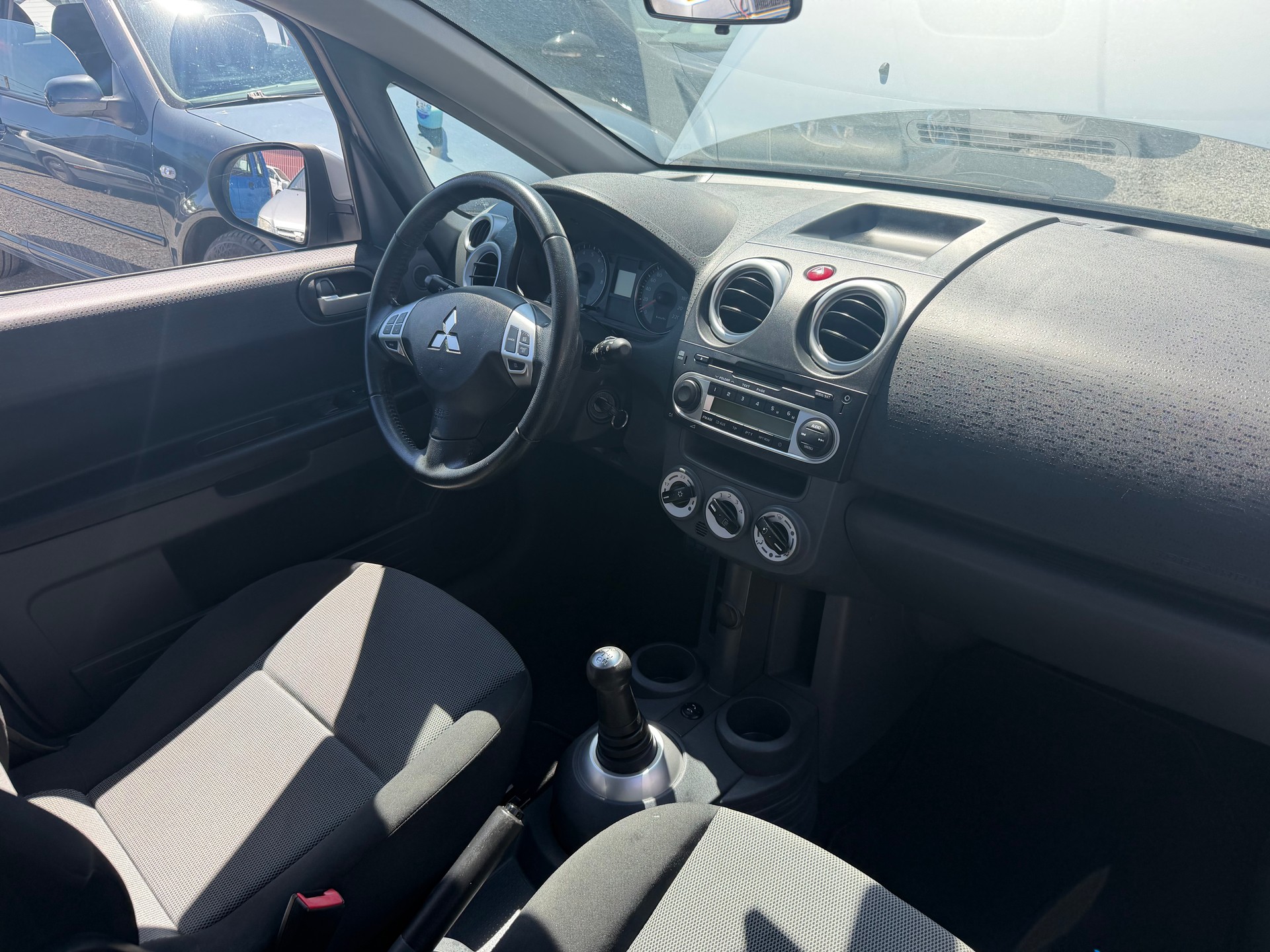 MITSUBISHI Colt 1.3 16V Jubilé (35) Allshift-image-9