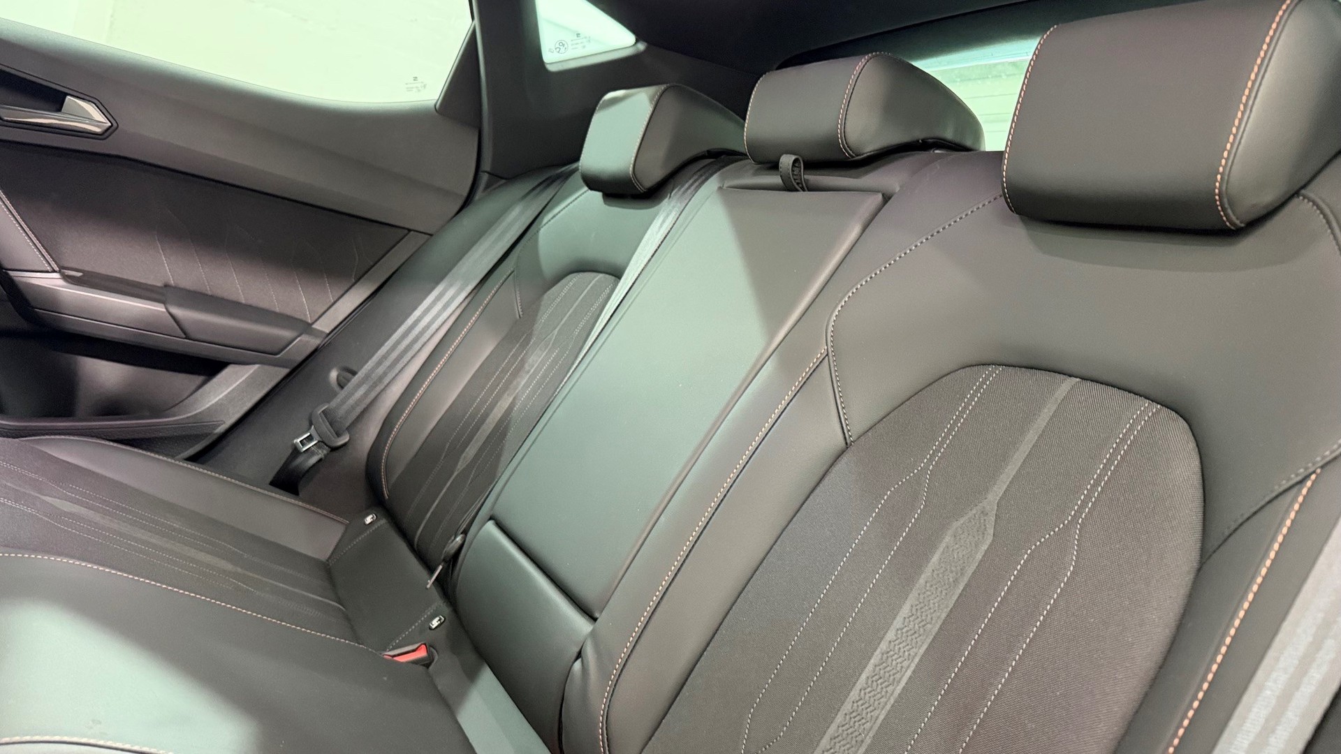 CUPRA LEON 1.4 e-HYBRID pHEV DSG-image-5