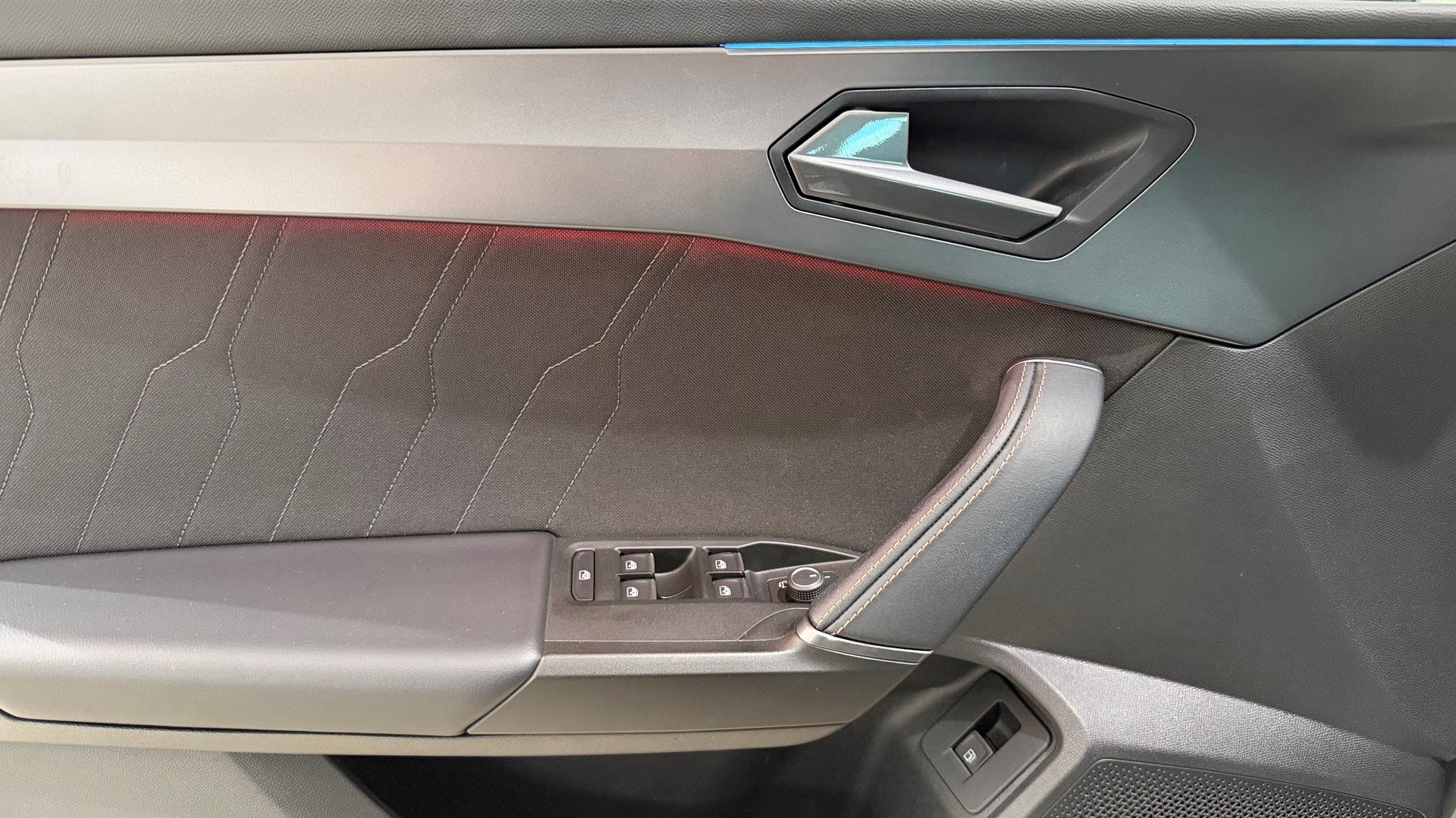 CUPRA LEON 1.4 e-HYBRID pHEV DSG-image-7