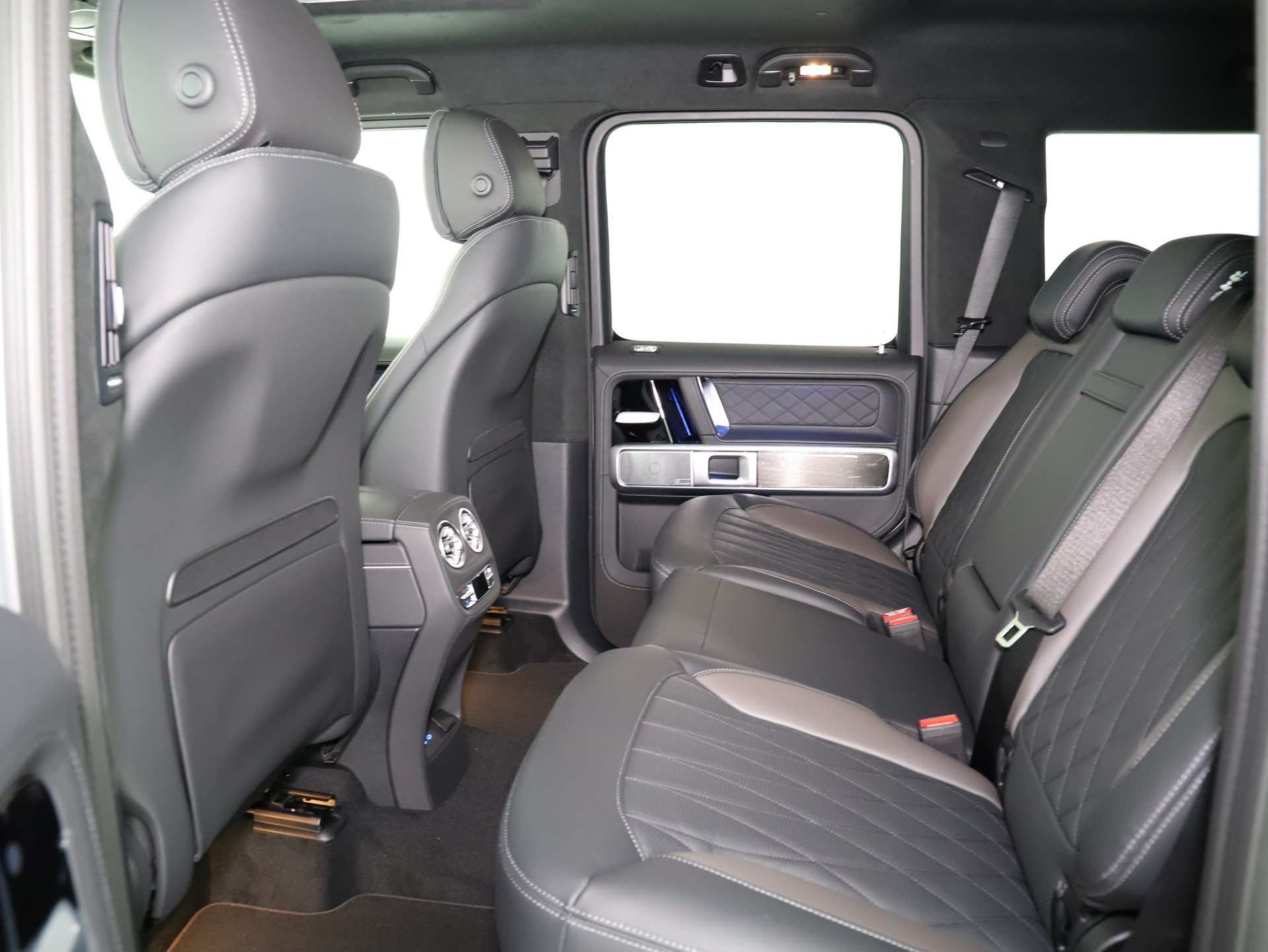 MERCEDES-BENZ G 450d 9G-Tronic-image-9