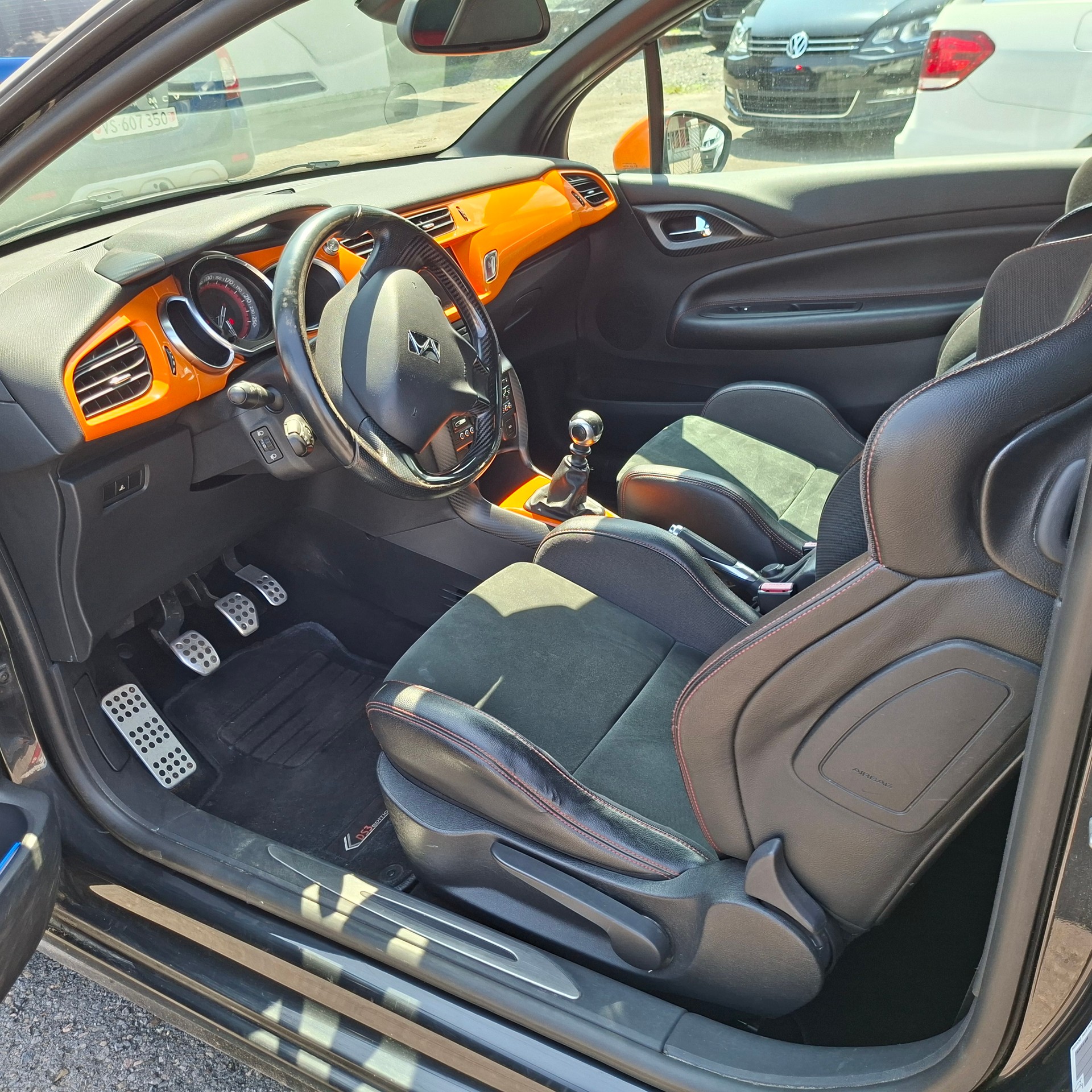 DS AUTOMOBILES DS3 1.6 THP Racing-image-12