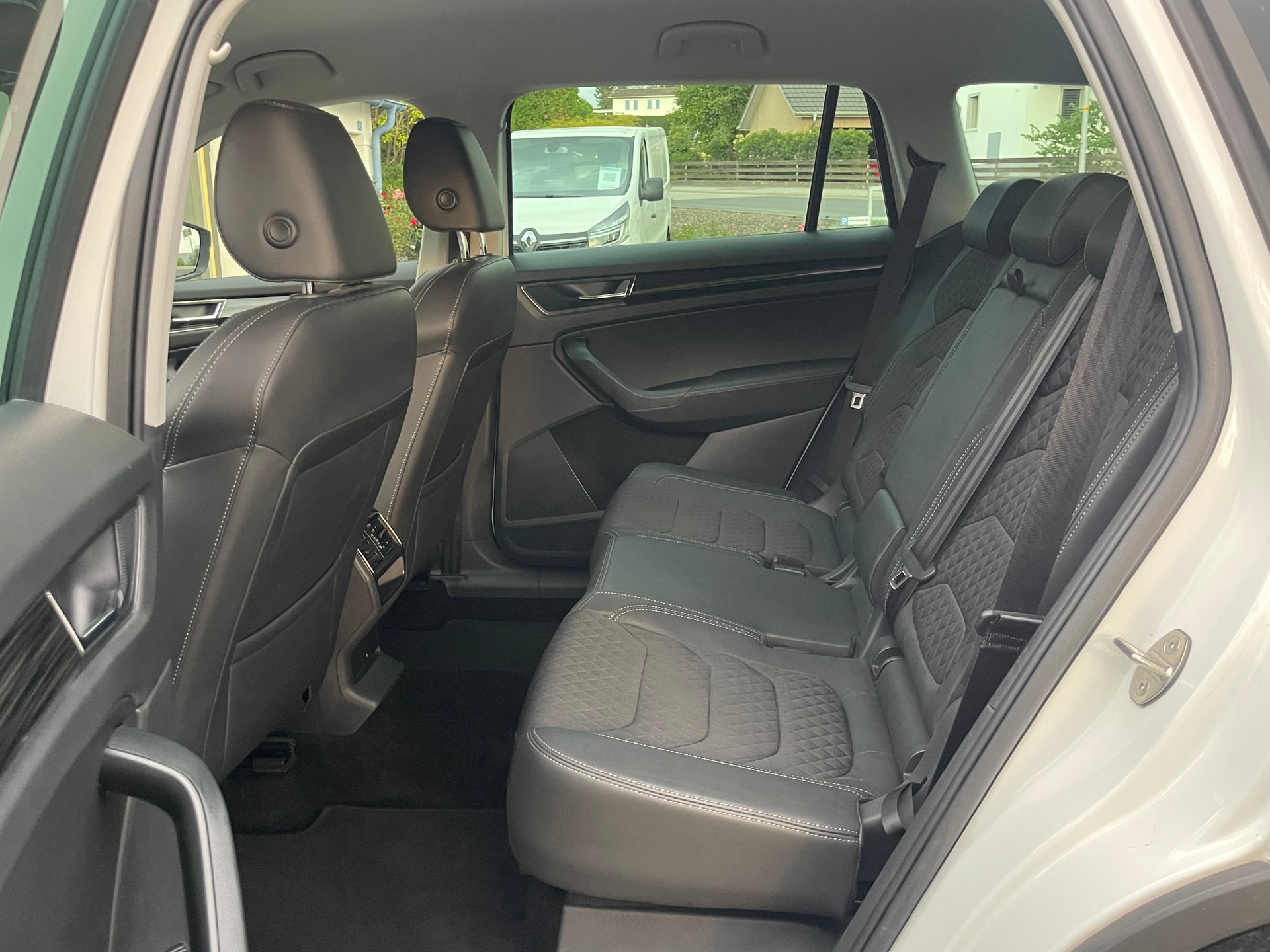 SKODA Kodiaq 2.0 TDI SCR Style 4x4 DSG-image-10
