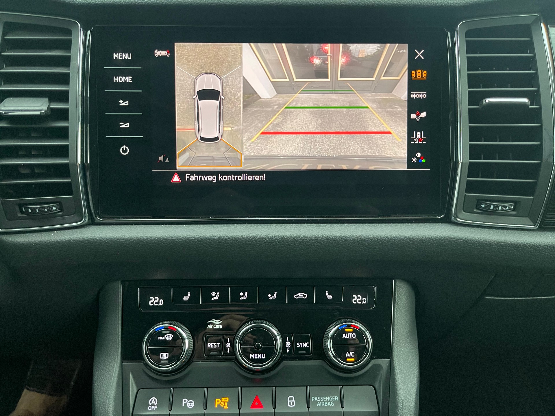 SKODA Kodiaq 2.0 TDI SCR Style 4x4 DSG-image-14