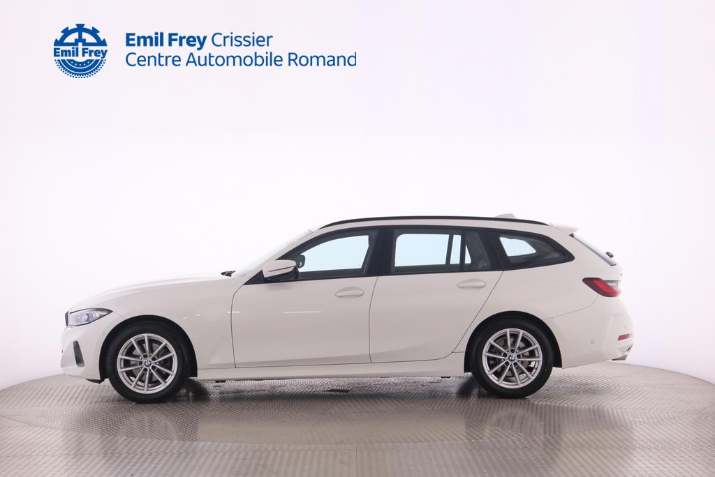 BMW 320d xDrive Touring-image-5