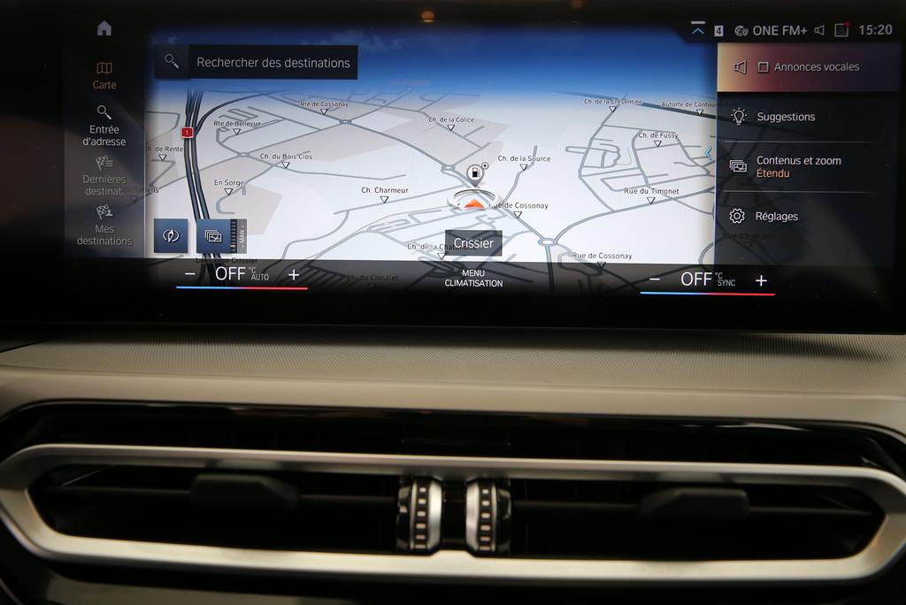 BMW 320d xDrive Touring-image-9