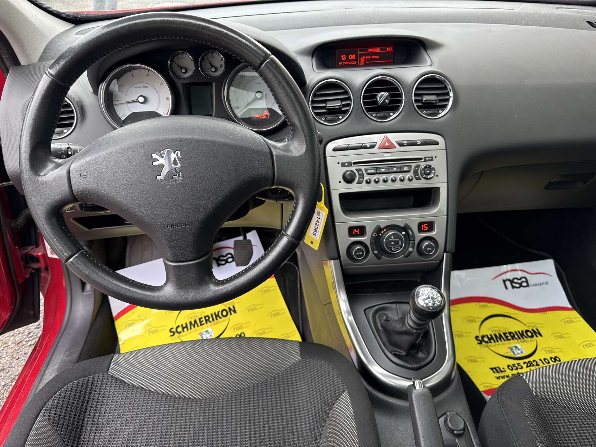PEUGEOT 308 1.6 16V T Sport Pack-image-12
