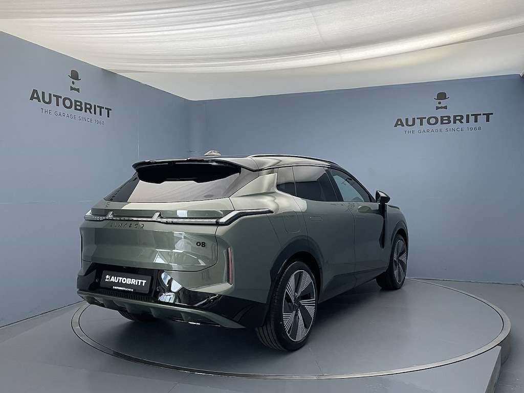 LYNK & CO 08 1.5 PHEV More-showroom-element-2