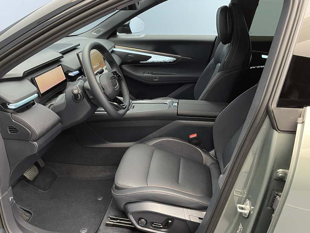 LYNK & CO 08 1.5 PHEV More-image-6