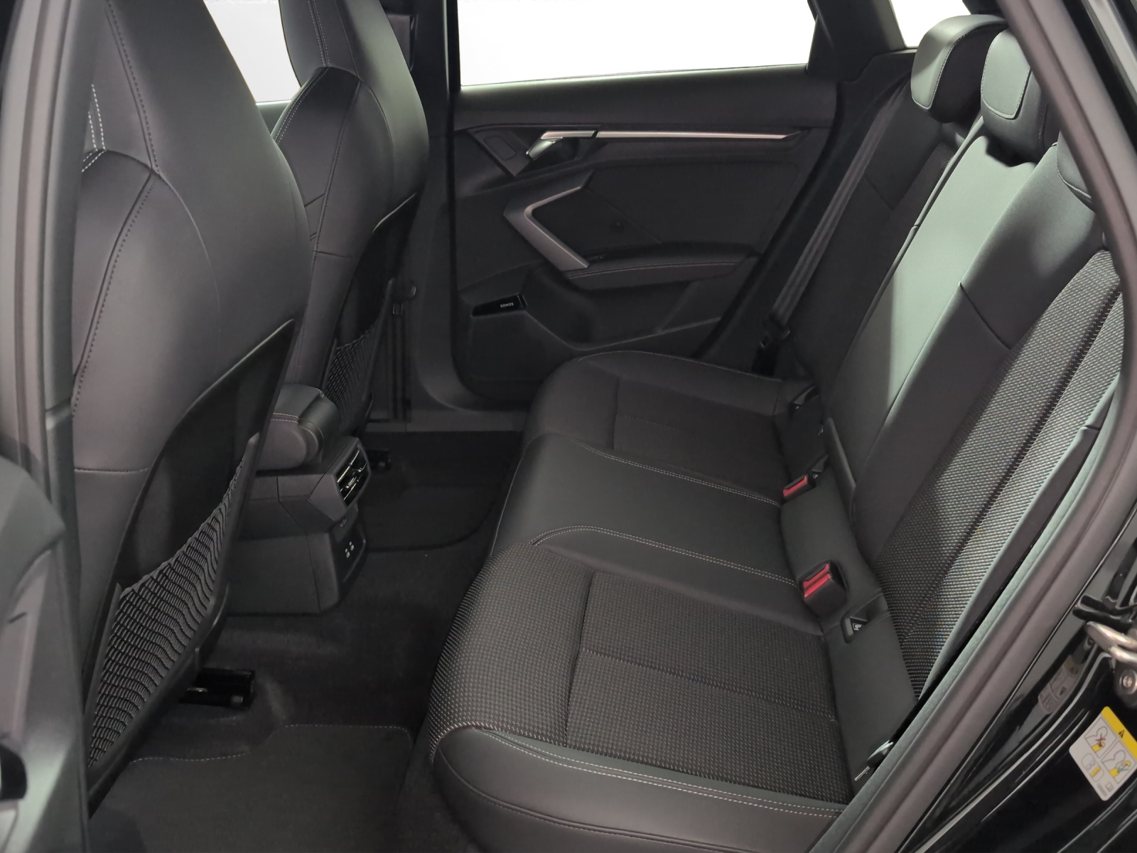 AUDI A3 Sportback TFSI e 200 kW S line Attraction S tronic-image-7