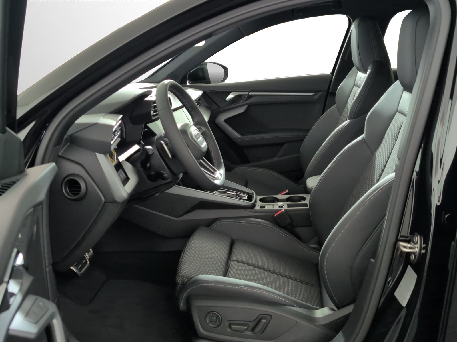 AUDI A3 Sportback TFSI e 200 kW S line Attraction S tronic-image-5