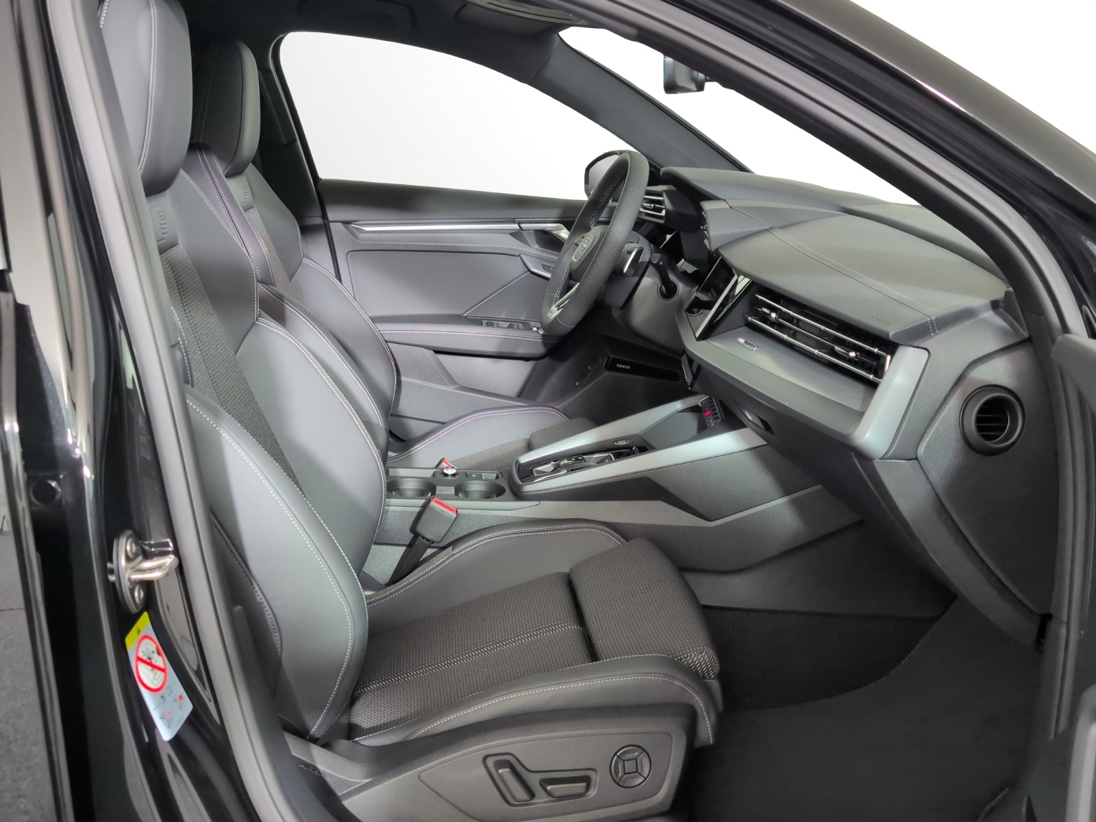 AUDI A3 Sportback TFSI e 200 kW S line Attraction S tronic-image-6