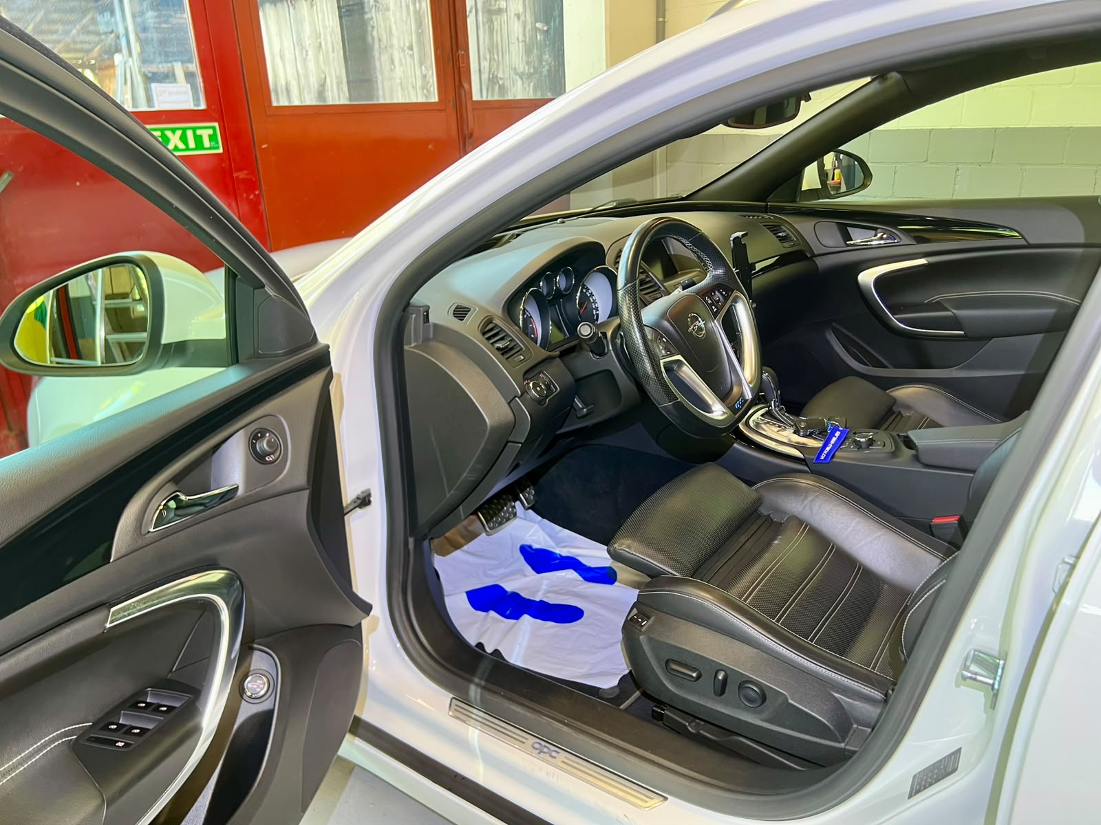 OPEL Insignia Sports Tourer 2.8 Turbo OPC 4WD ✅Automatic-image-8
