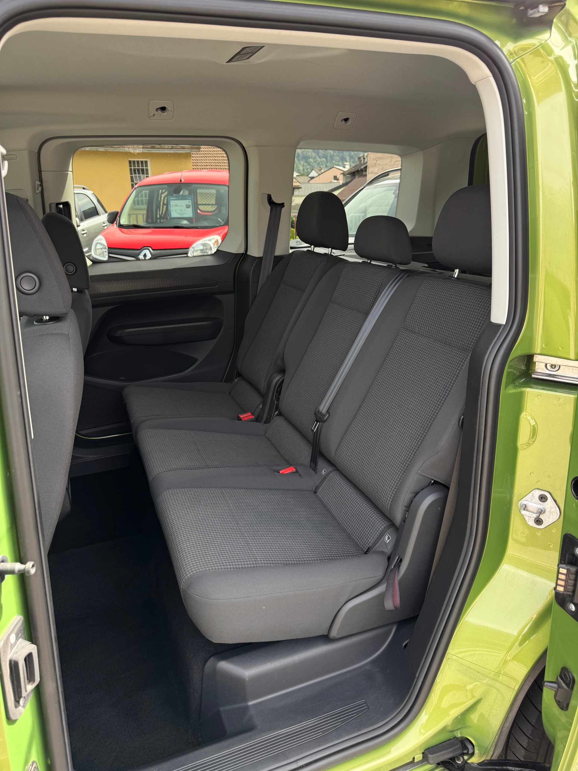 VW Caddy 2.0 TDI Liberty-image-13