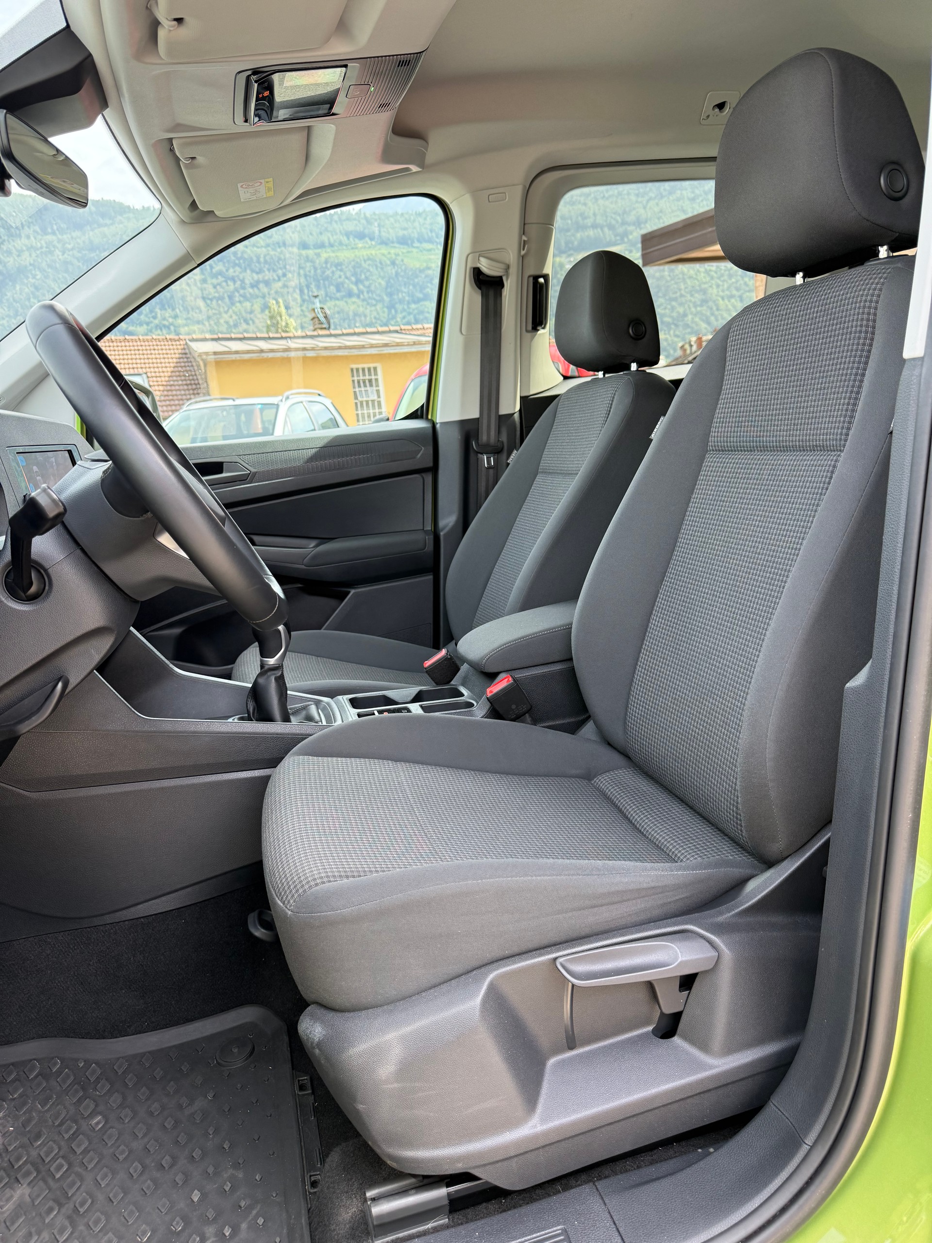 VW Caddy 2.0 TDI Liberty-image-12