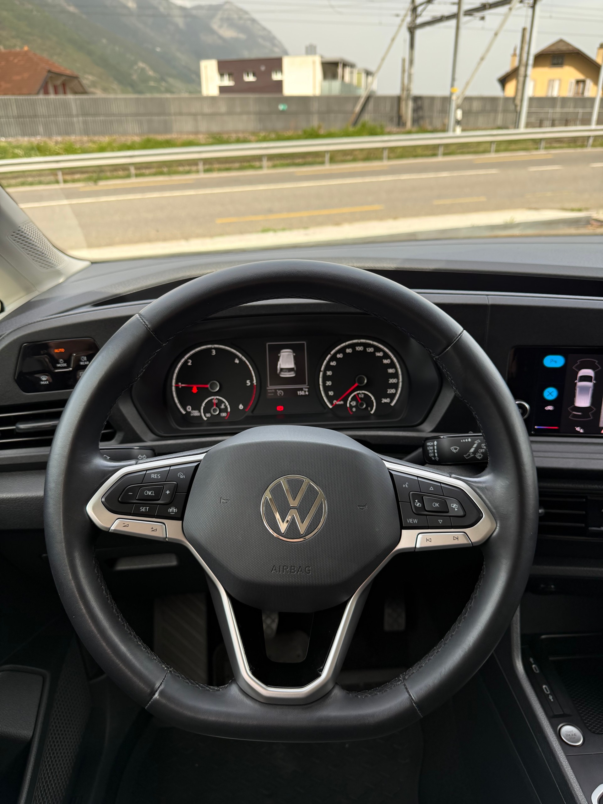 VW Caddy 2.0 TDI Liberty-image-10