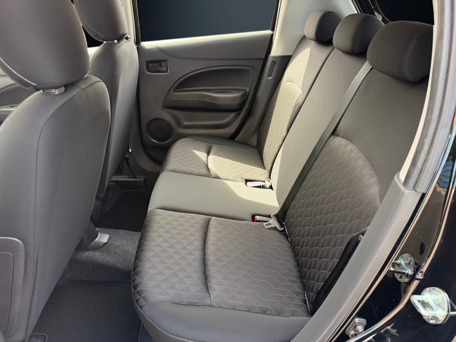 MITSUBISHI Space Star 1.2 CVT Inform-image-5