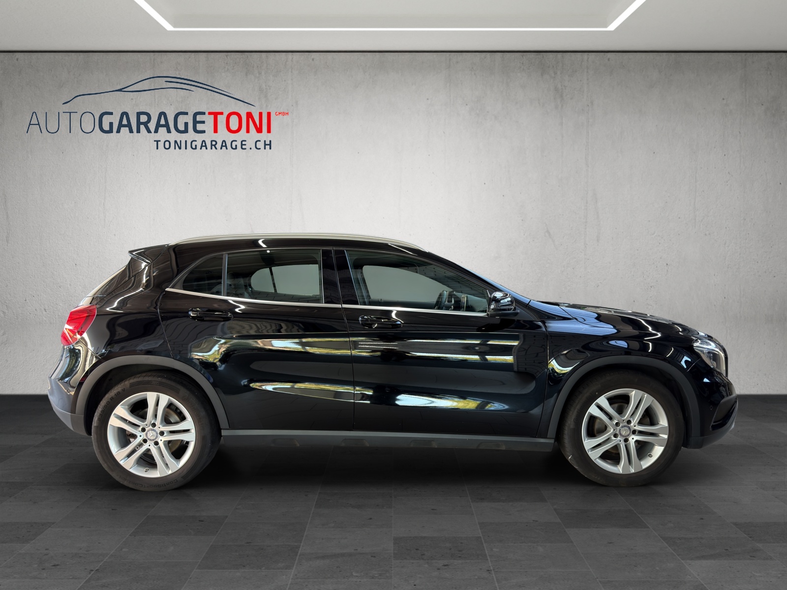 MERCEDES-BENZ GLA 200 CDI Swiss Star Edition Urban 4Matic 7G-DCT-image-4