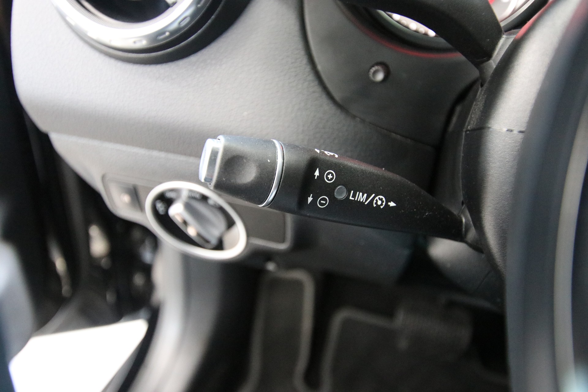 MERCEDES-BENZ GLA 200 CDI Swiss Star Edition Urban 4Matic 7G-DCT-image-19