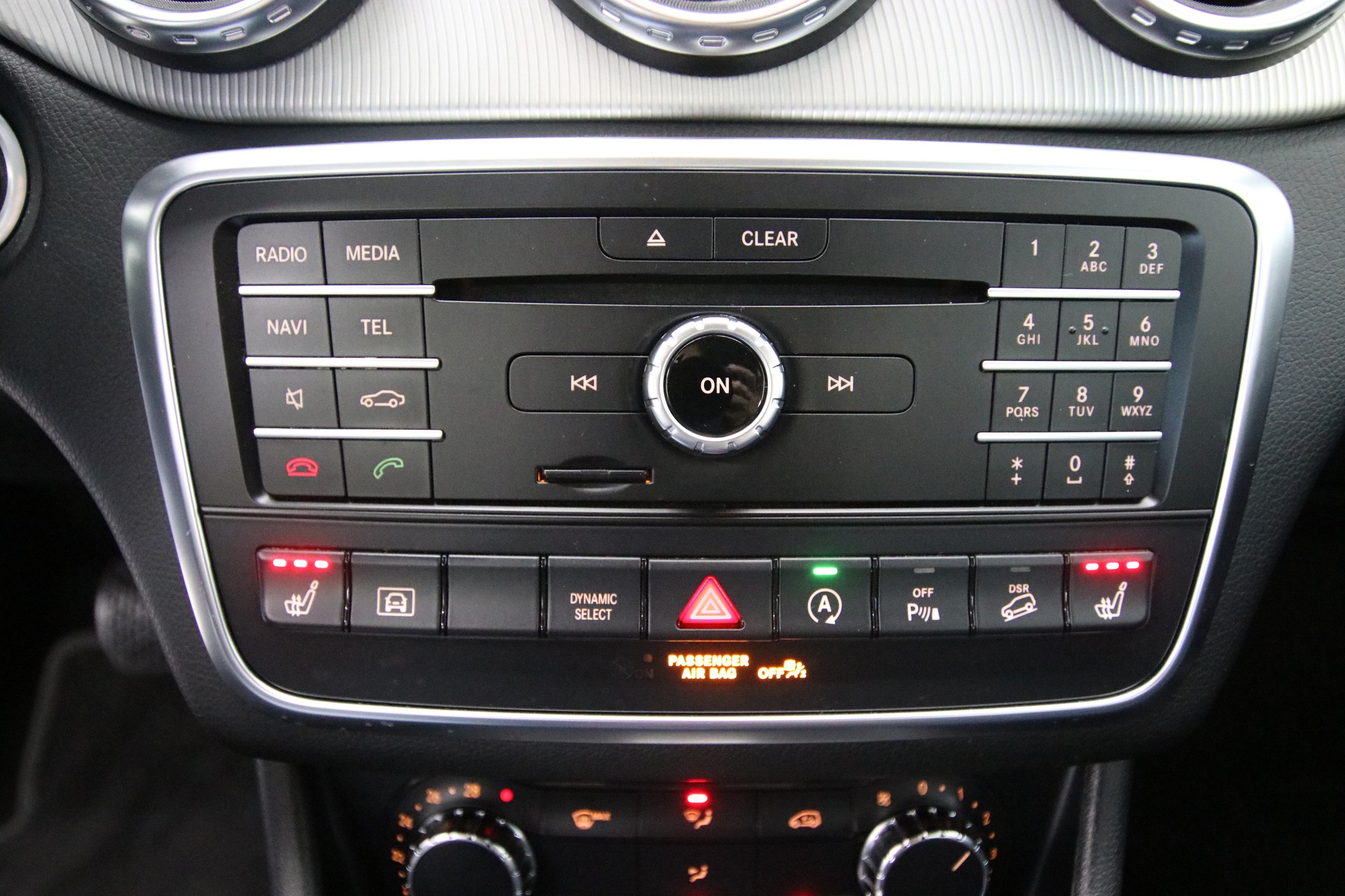 MERCEDES-BENZ GLA 200 CDI Swiss Star Edition Urban 4Matic 7G-DCT-image-18