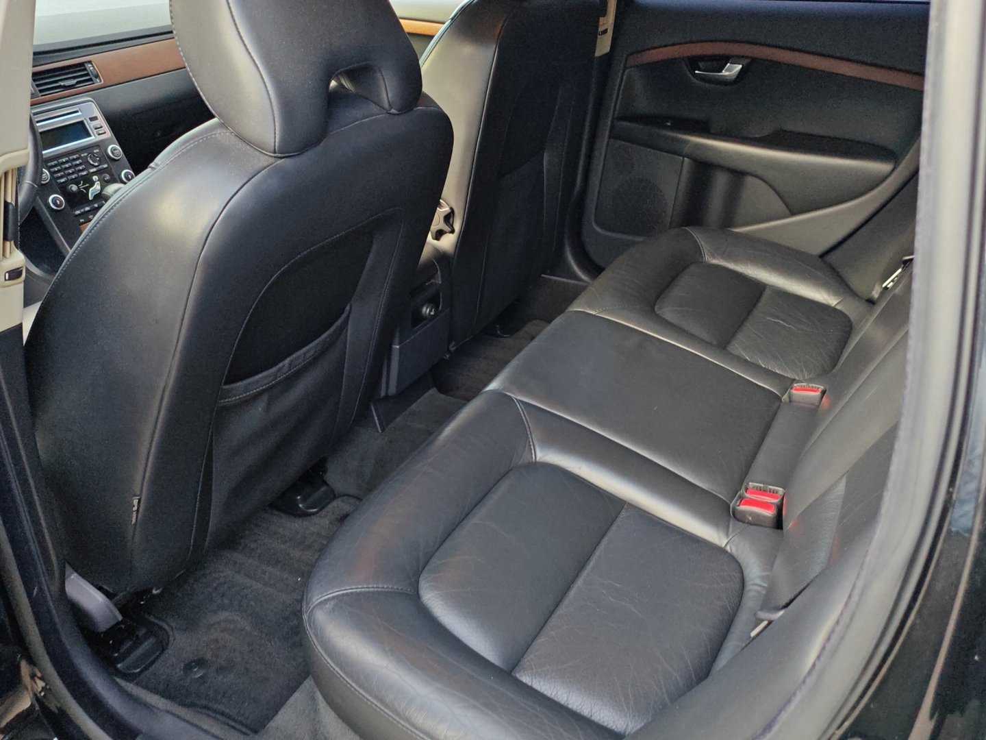 VOLVO V70 2.5T Summum – 200 ch – Cuir, sièges chauffants, barres de toit [Expertisé]-image-11