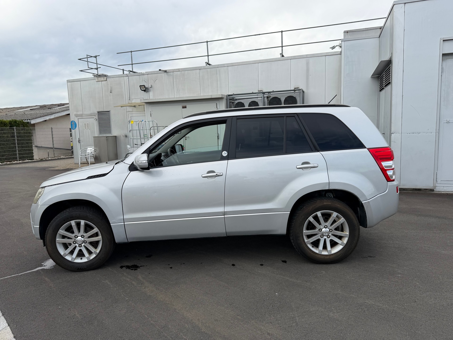 SUZUKI Grand Vitara 2.4 16V GL Top Barry-image-7