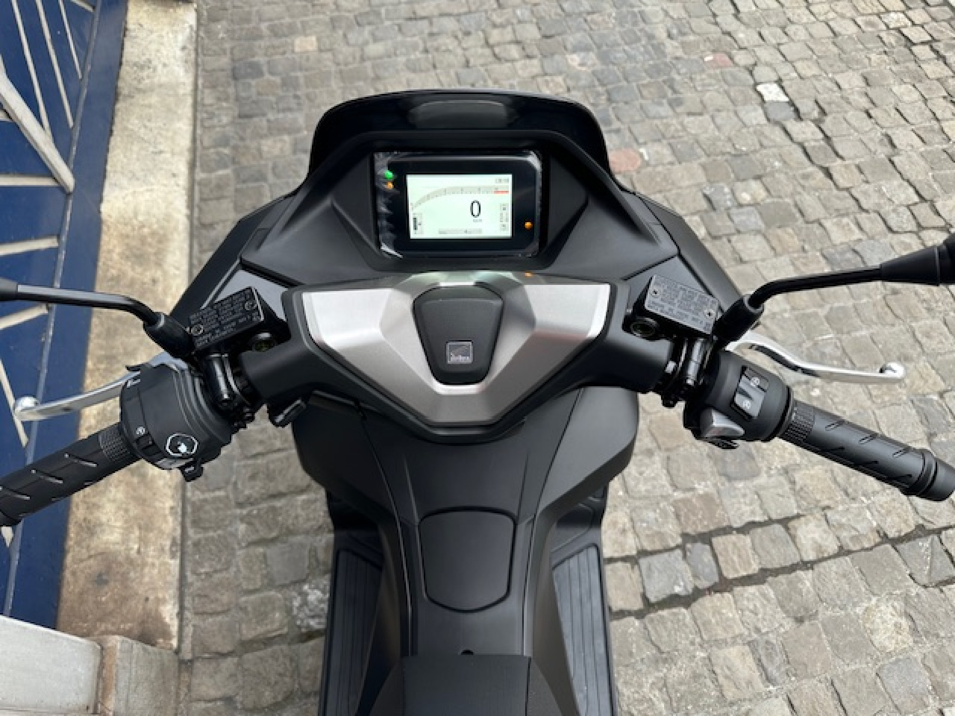 HONDA PCX 125 DX Modell mit TFT Display/ Aktion -290.--image-8