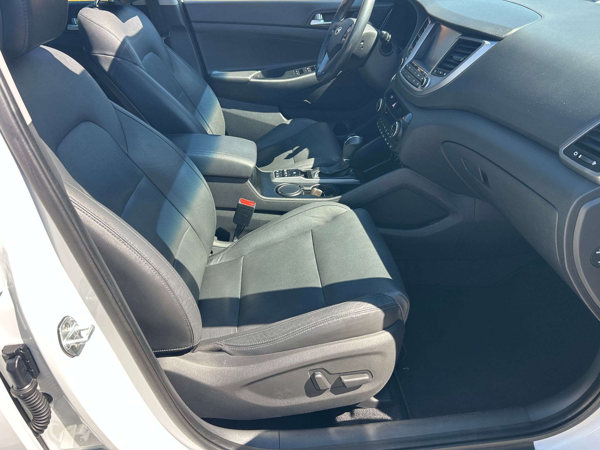 HYUNDAI Tucson 1.7 CRDI Vertex 2WD DTC 7-image-6