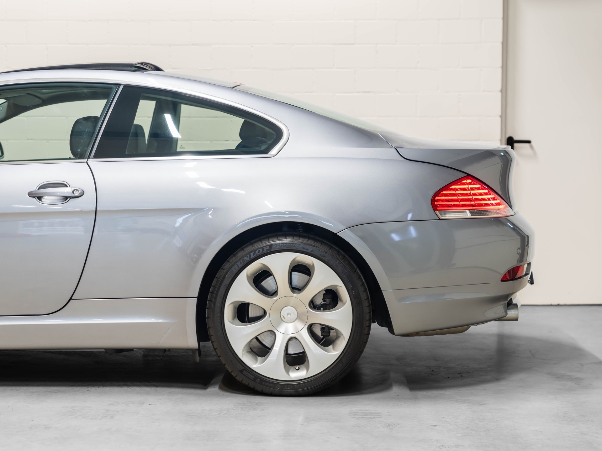 BMW 645i-image-17