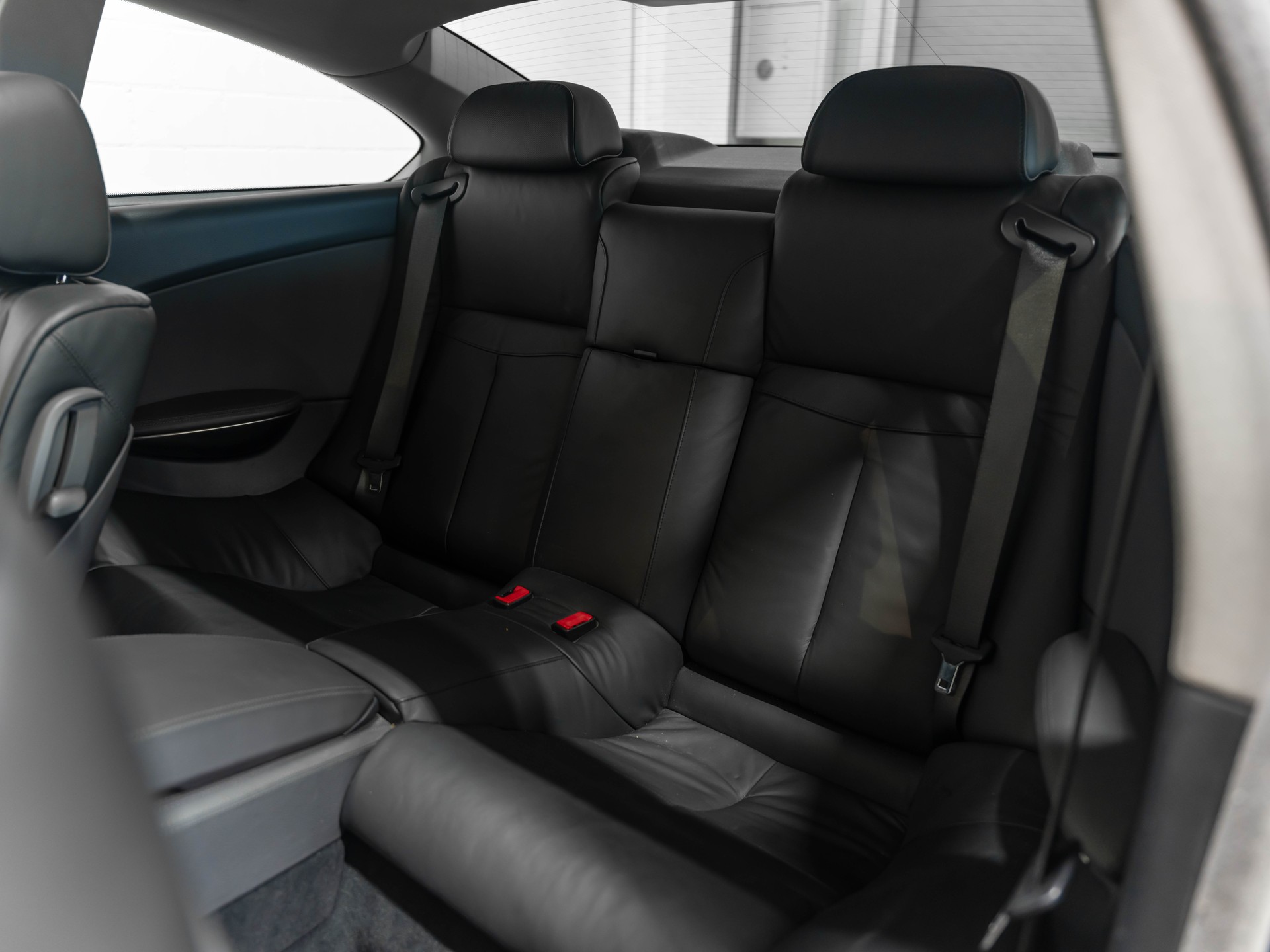 BMW 645i-image-13