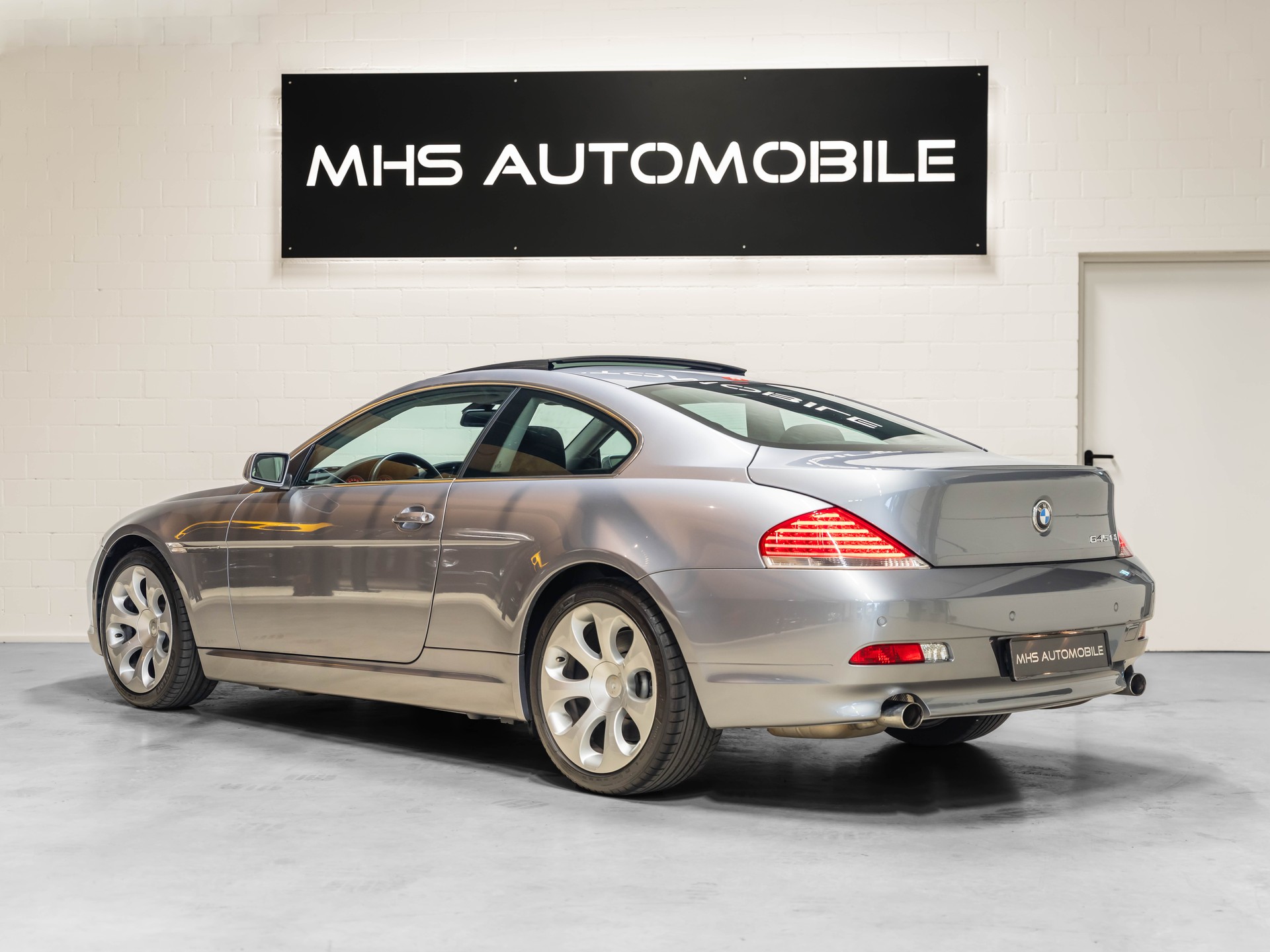 BMW 645i-image-2