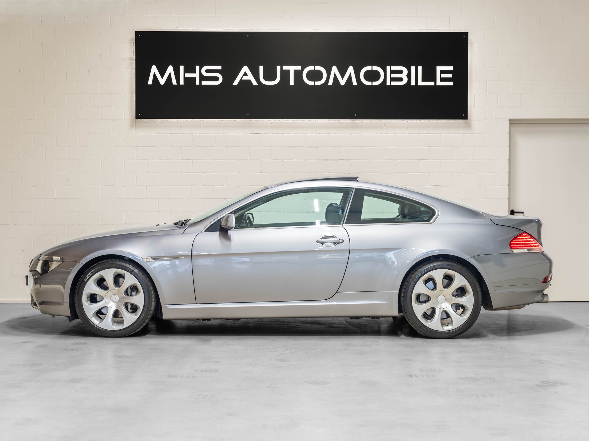 BMW 645i-image-1