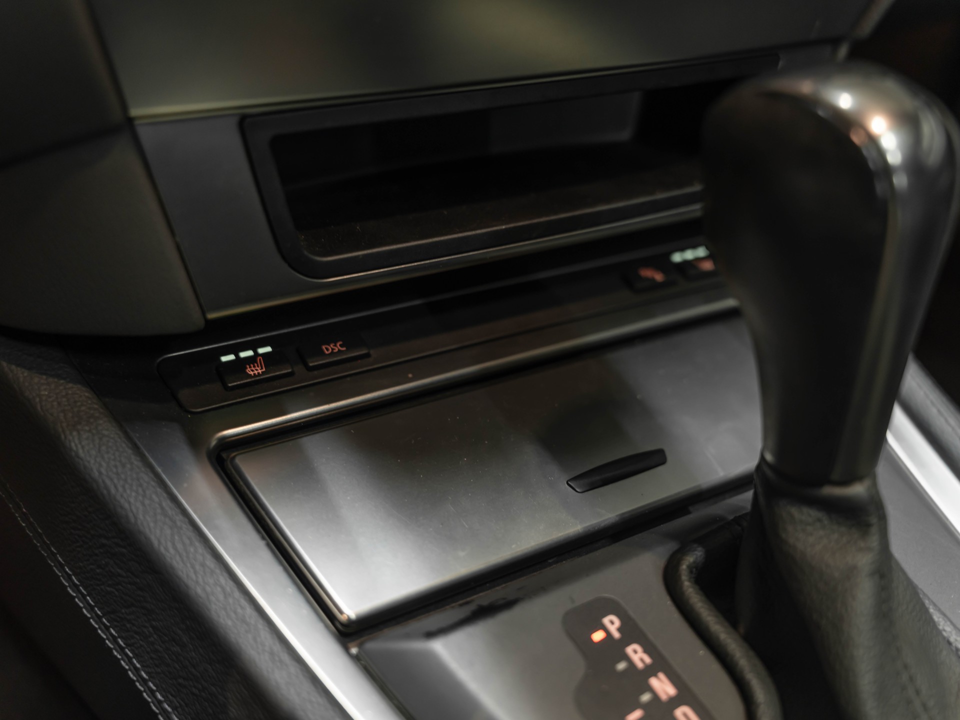BMW 645i-image-23