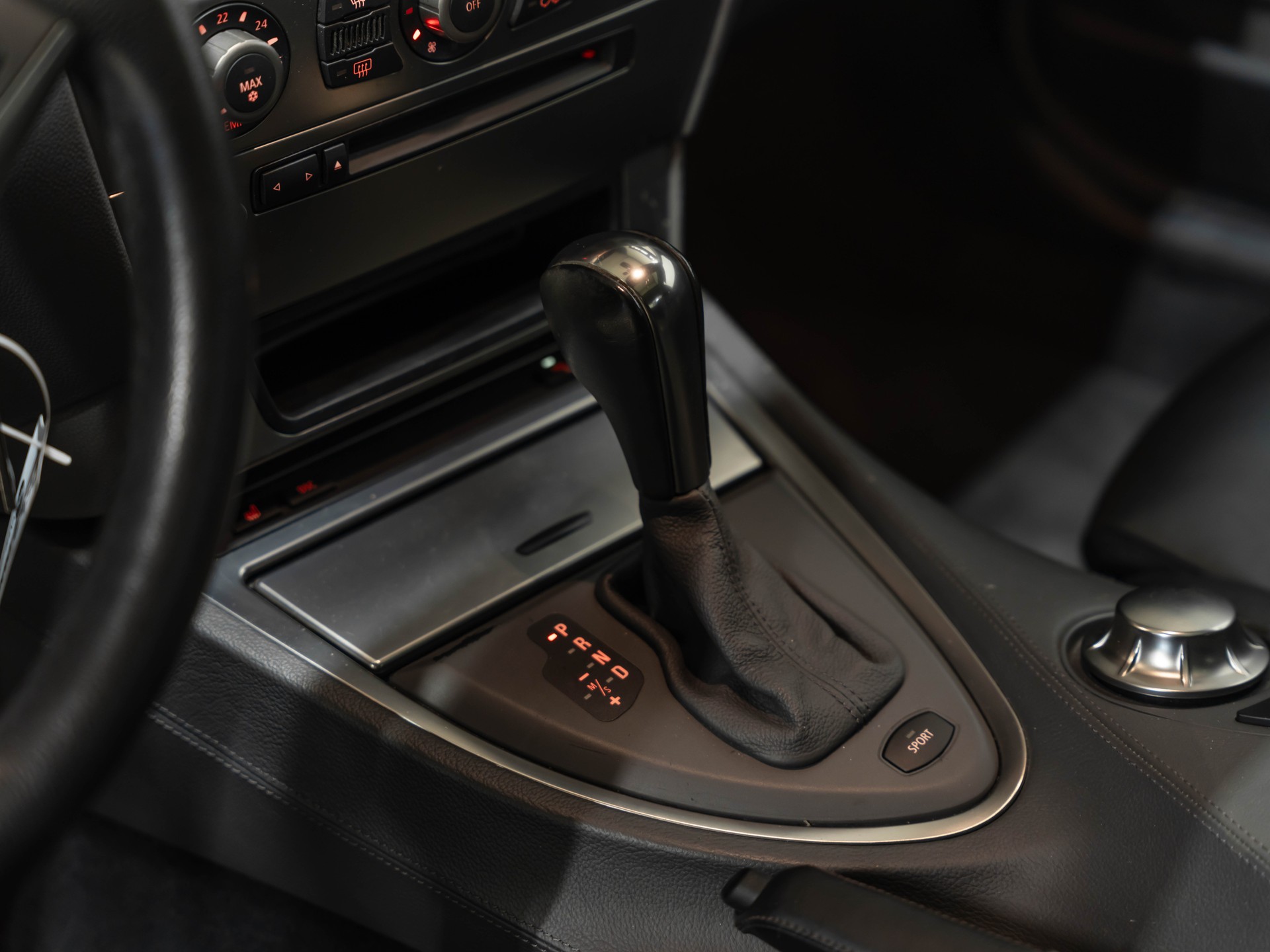 BMW 645i-image-9